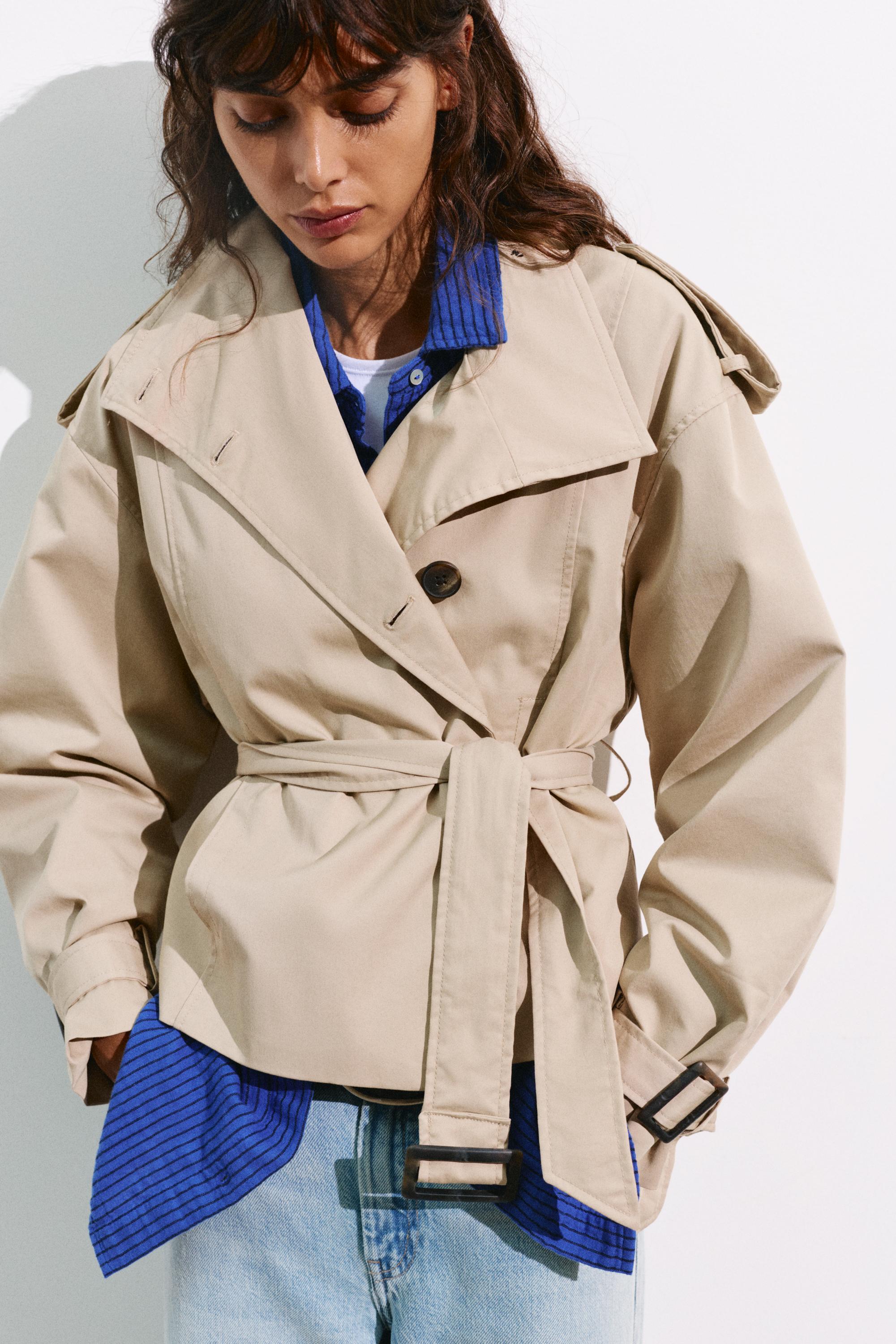 Short belted trench coat — Ecru