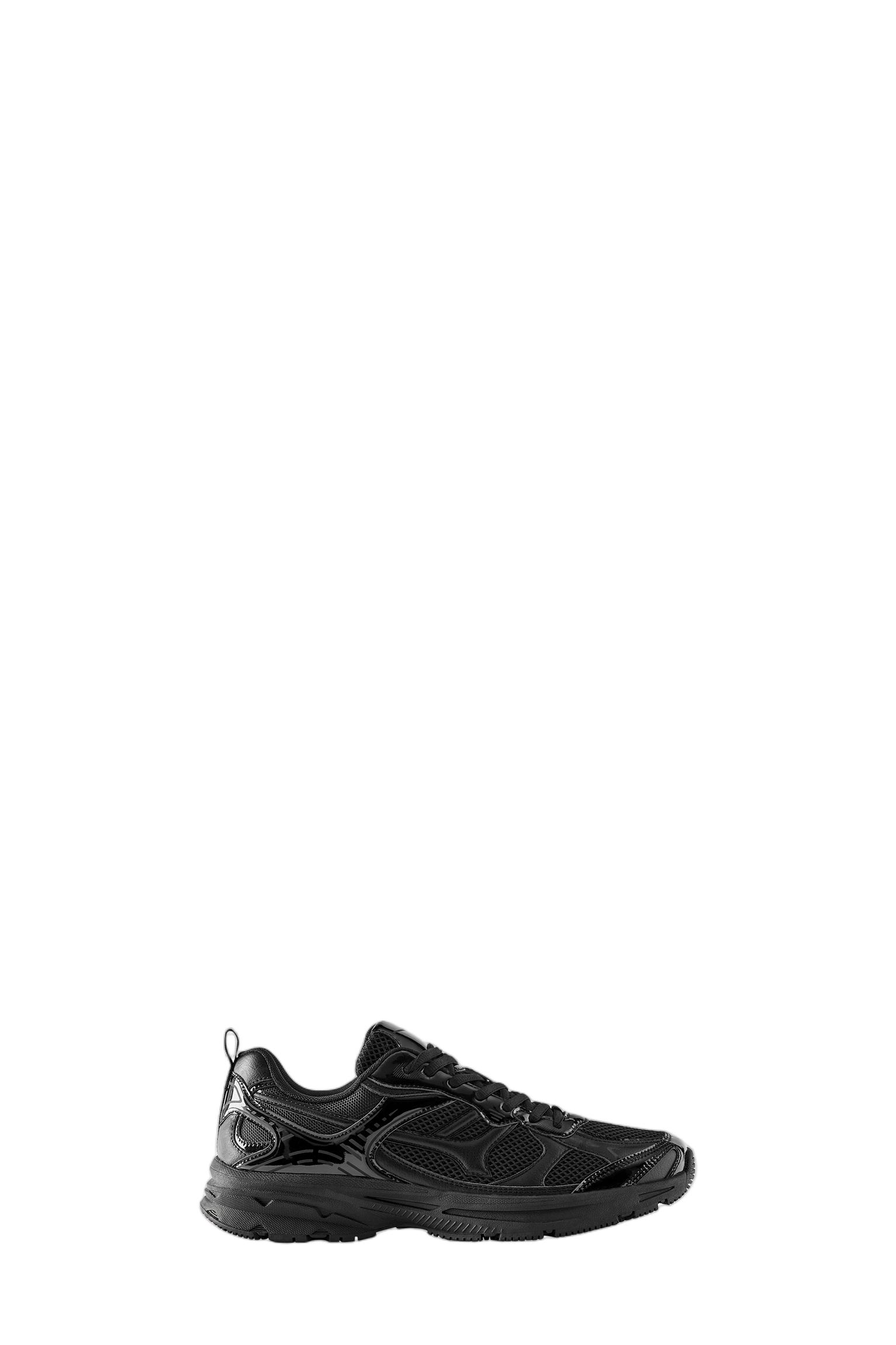 Multi-piece trainers — Black
