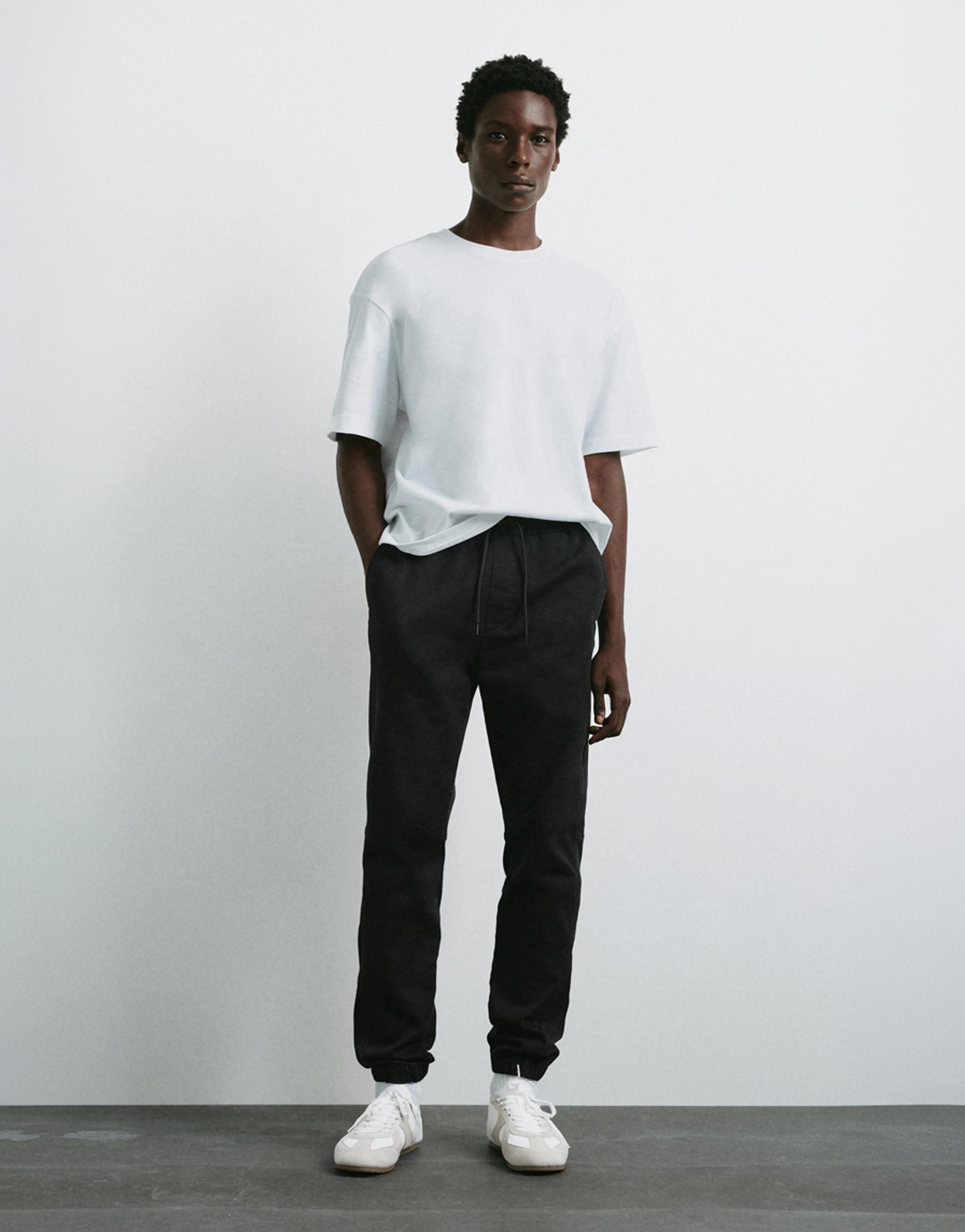 Regular fit jogging trousers — Black