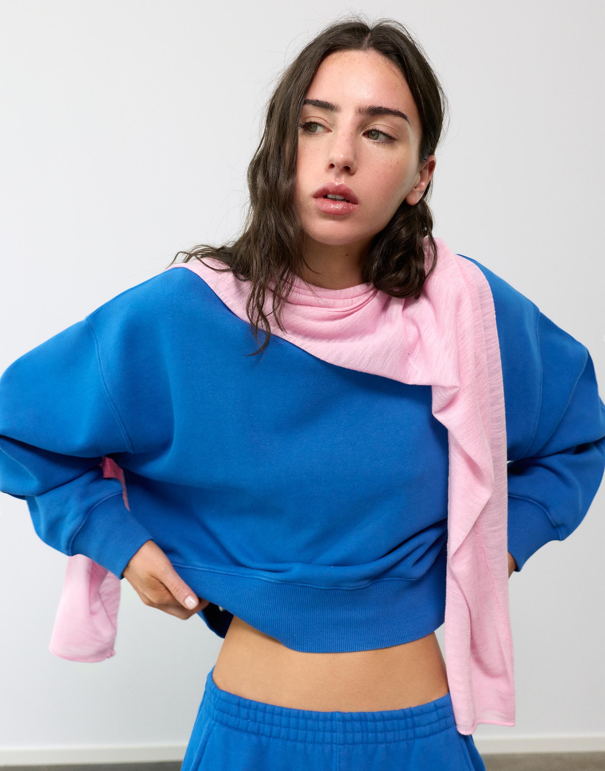Round neck sweatshirt — Deep blue