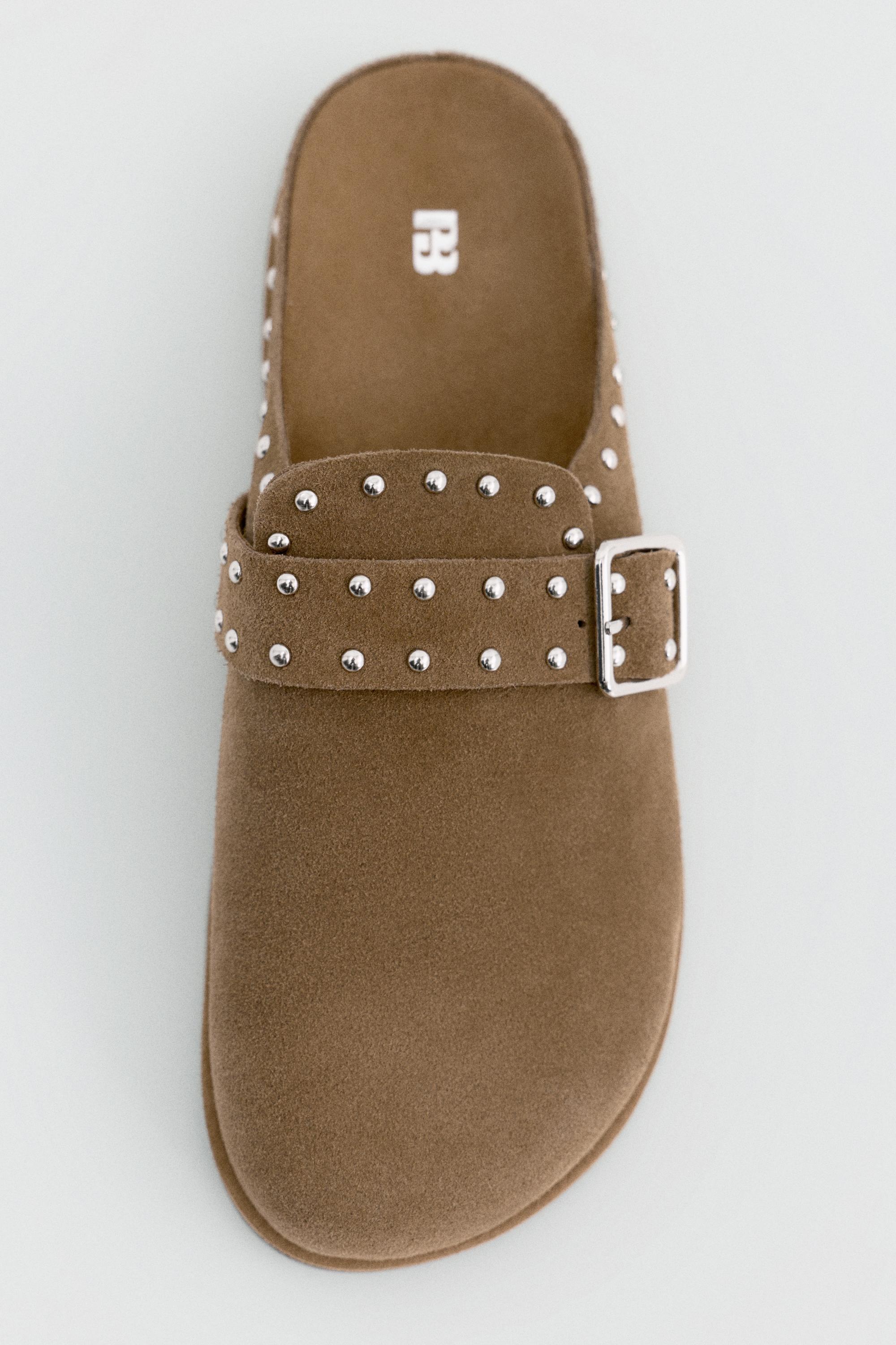 Leather studded clogs — Sand