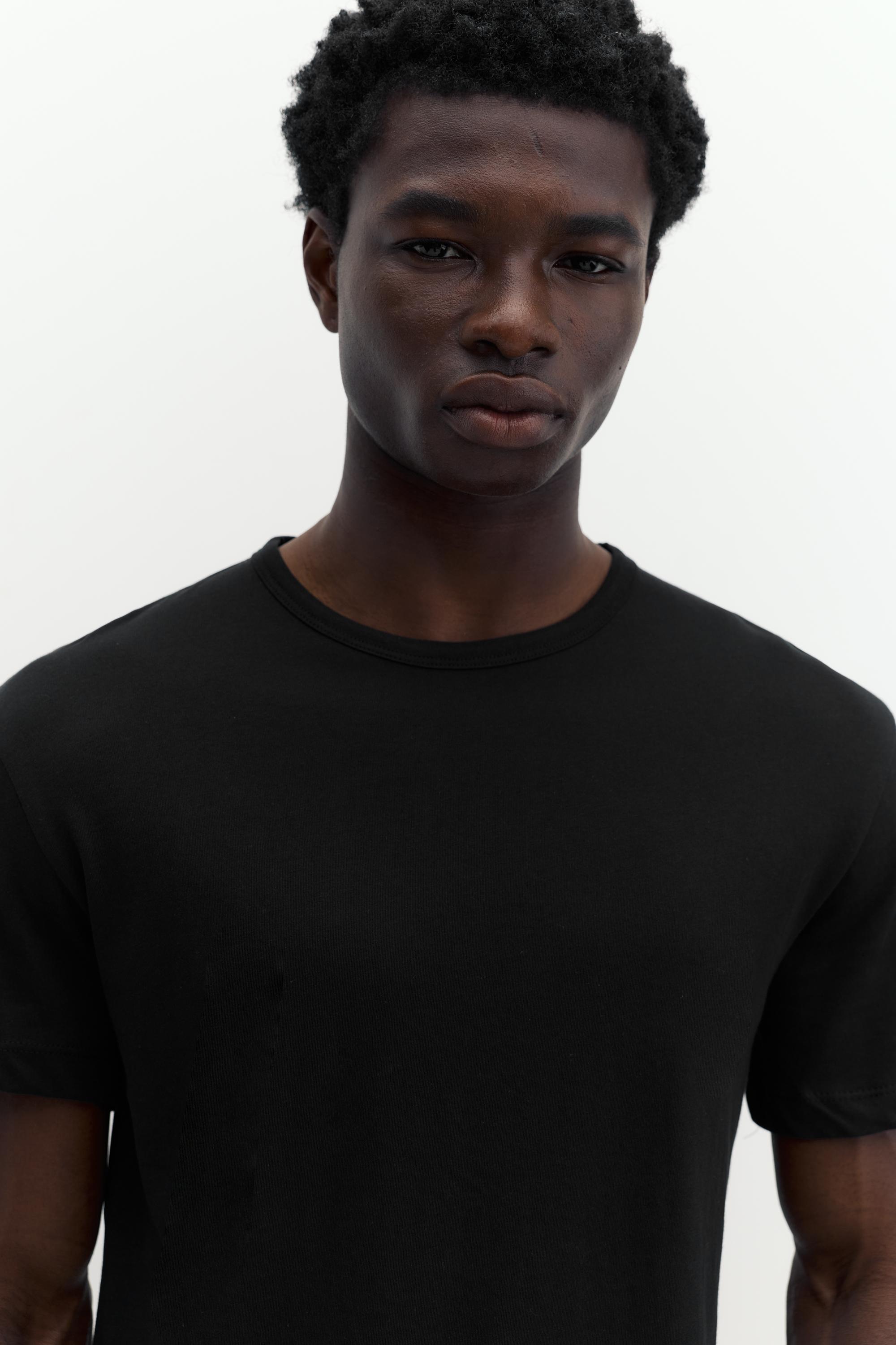 Slim fit basic T-shirt — Black