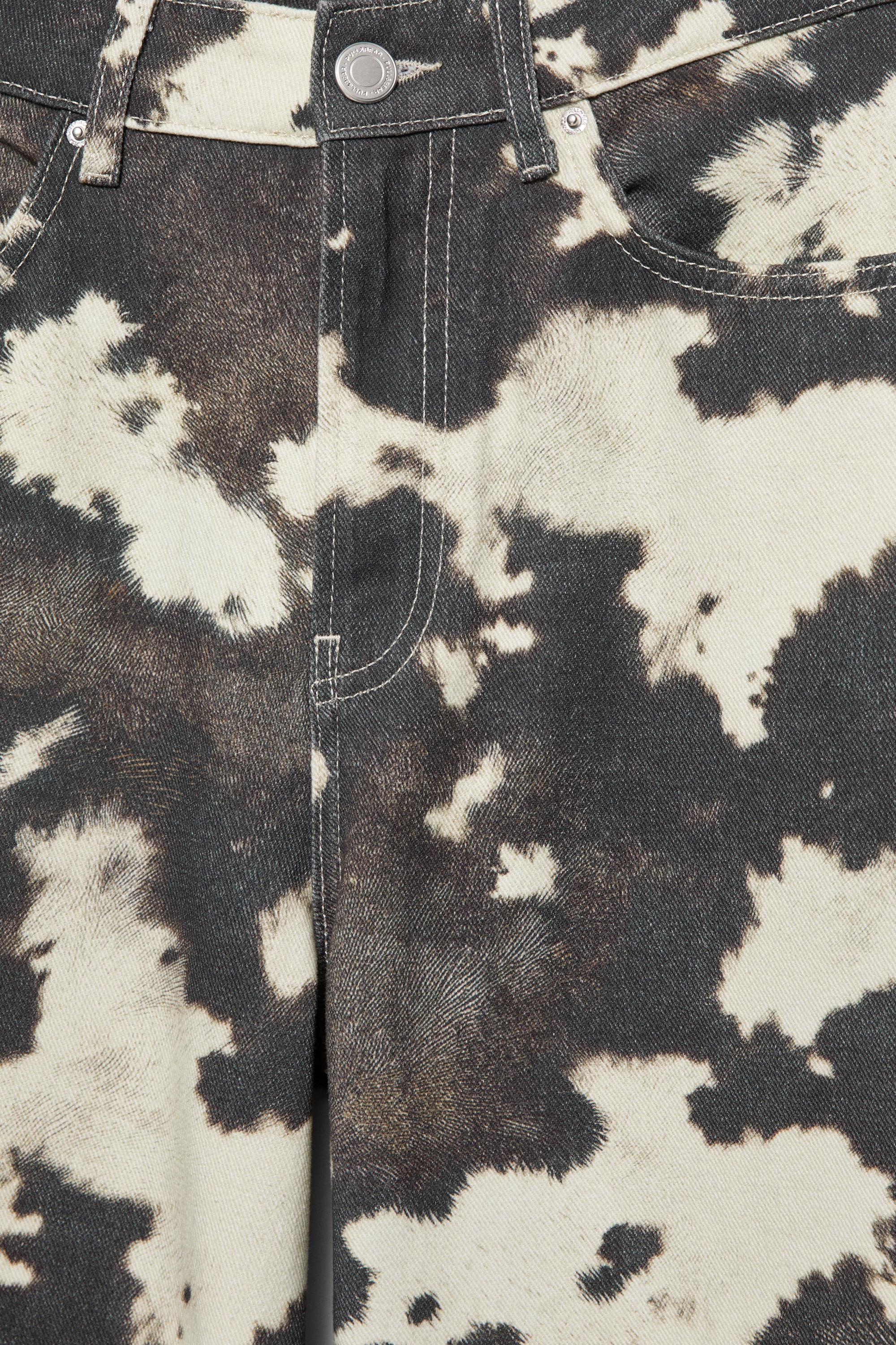Cow print baggy jeans — White/Black