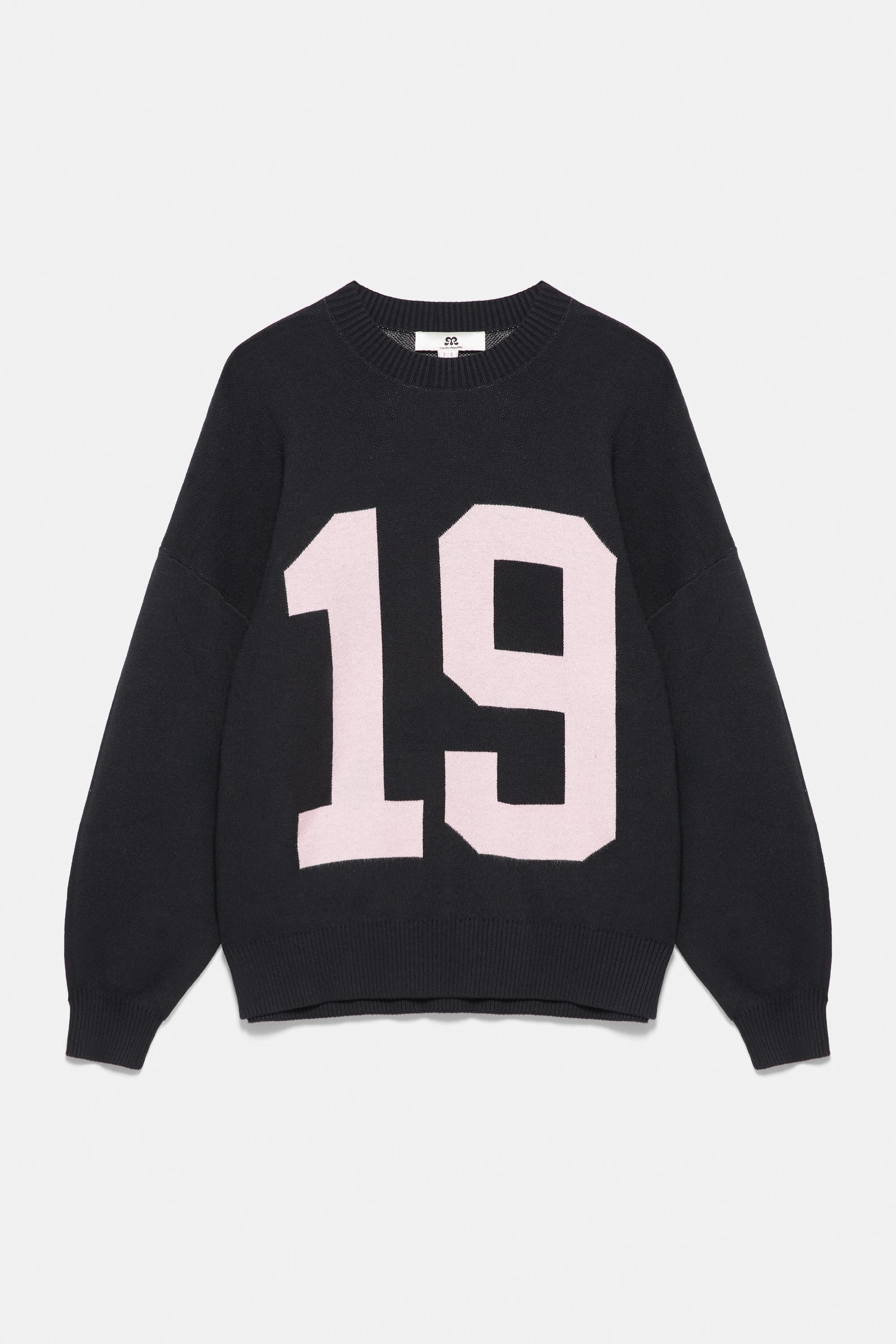 Pull&Bear 19 numara grafik baskılı siyah kazak görsel 7