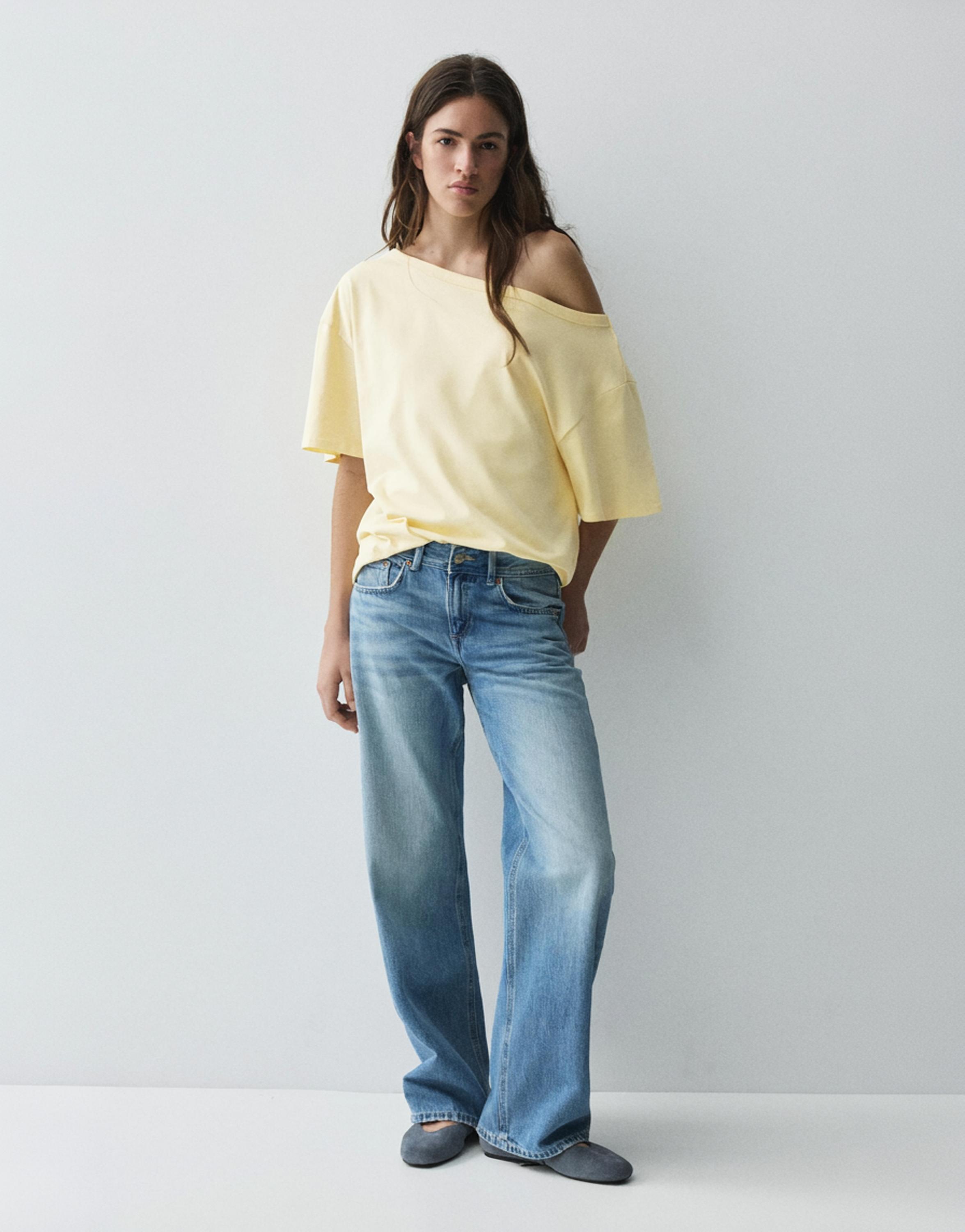 Asymmetric short sleeve T-shirt — Yellow