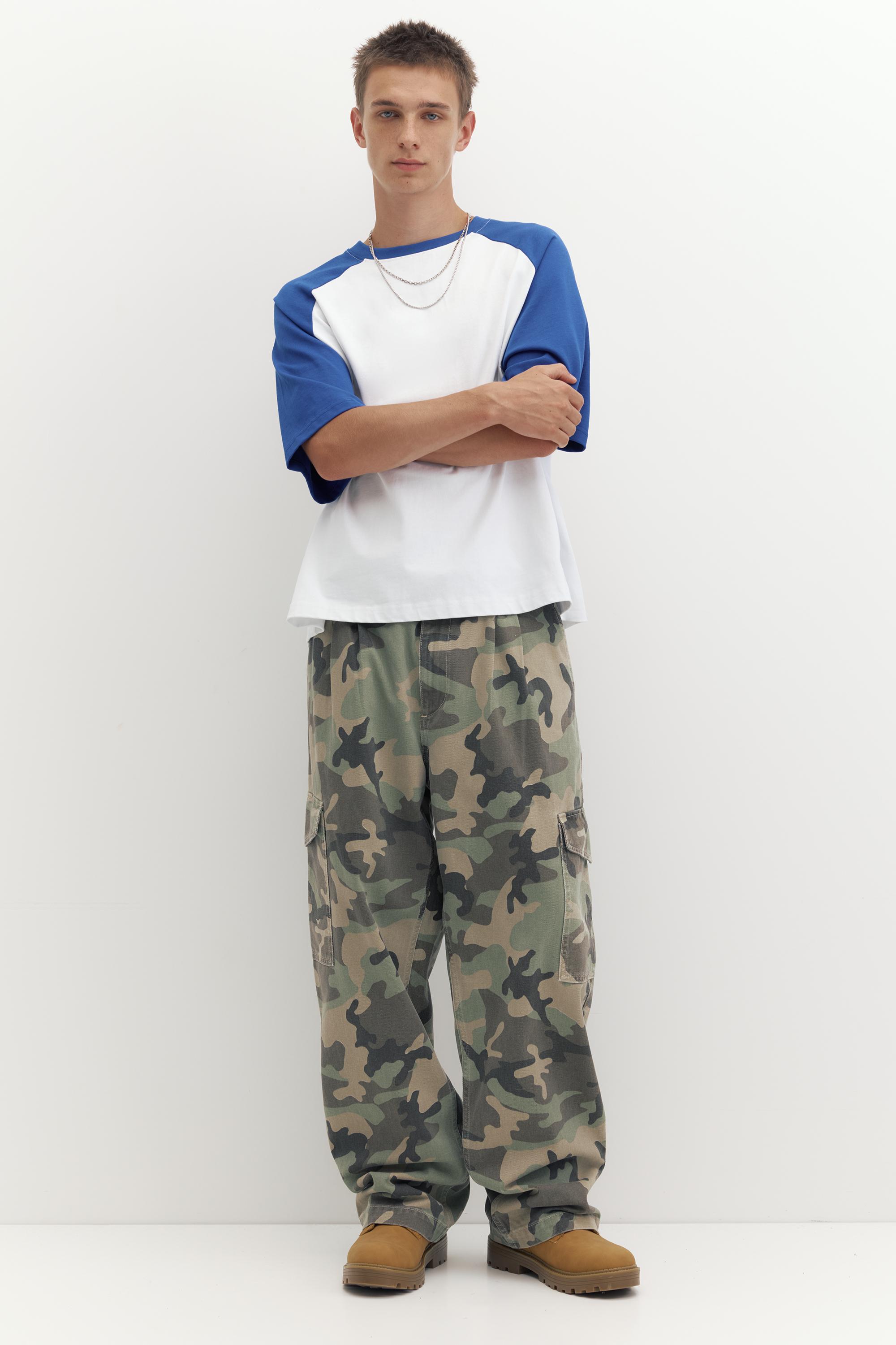 Printed cargo trousers — Khaki