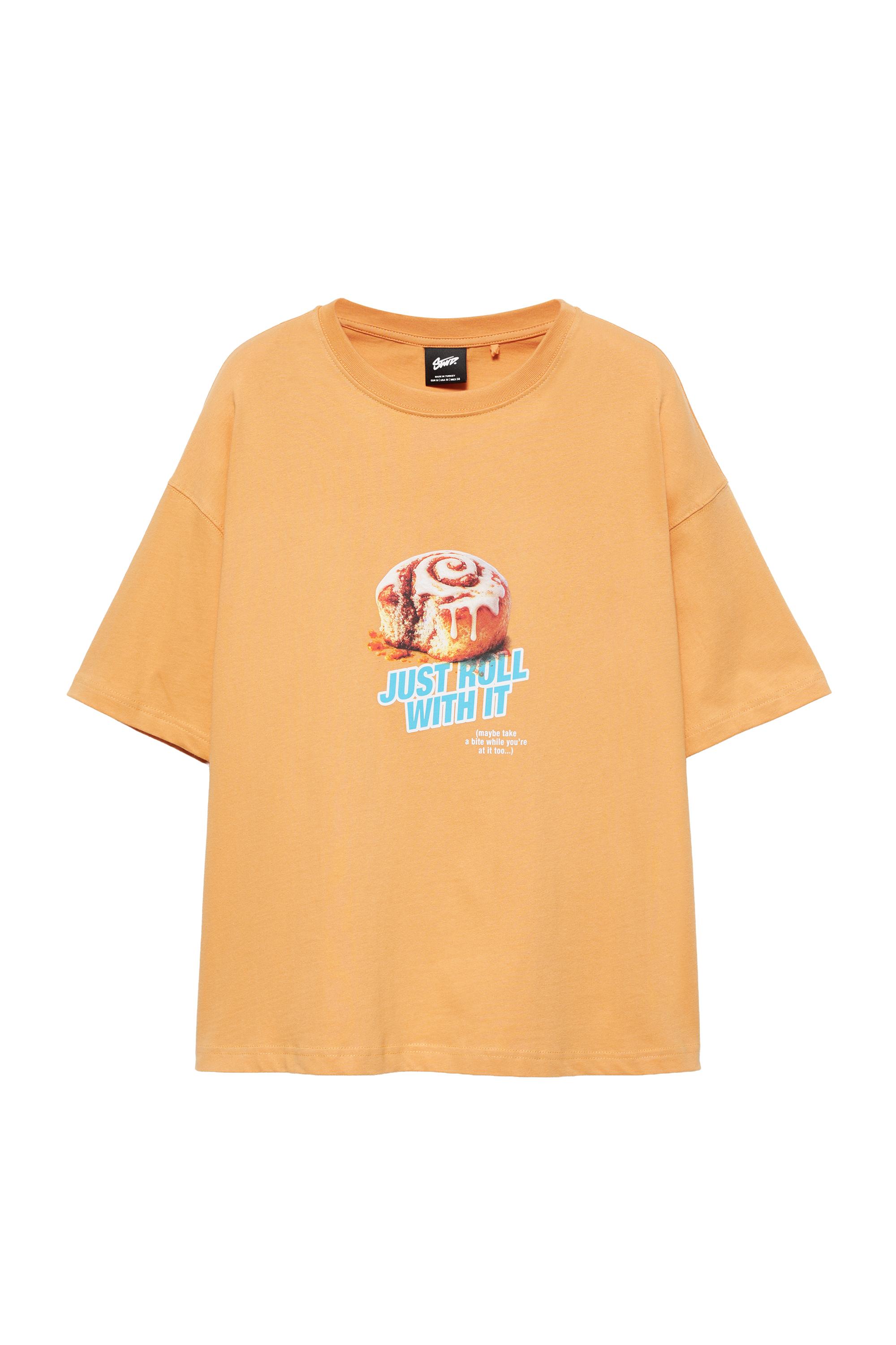 Pull&Bear STWD Cinnamon Roll baskılı tişört görsel 8