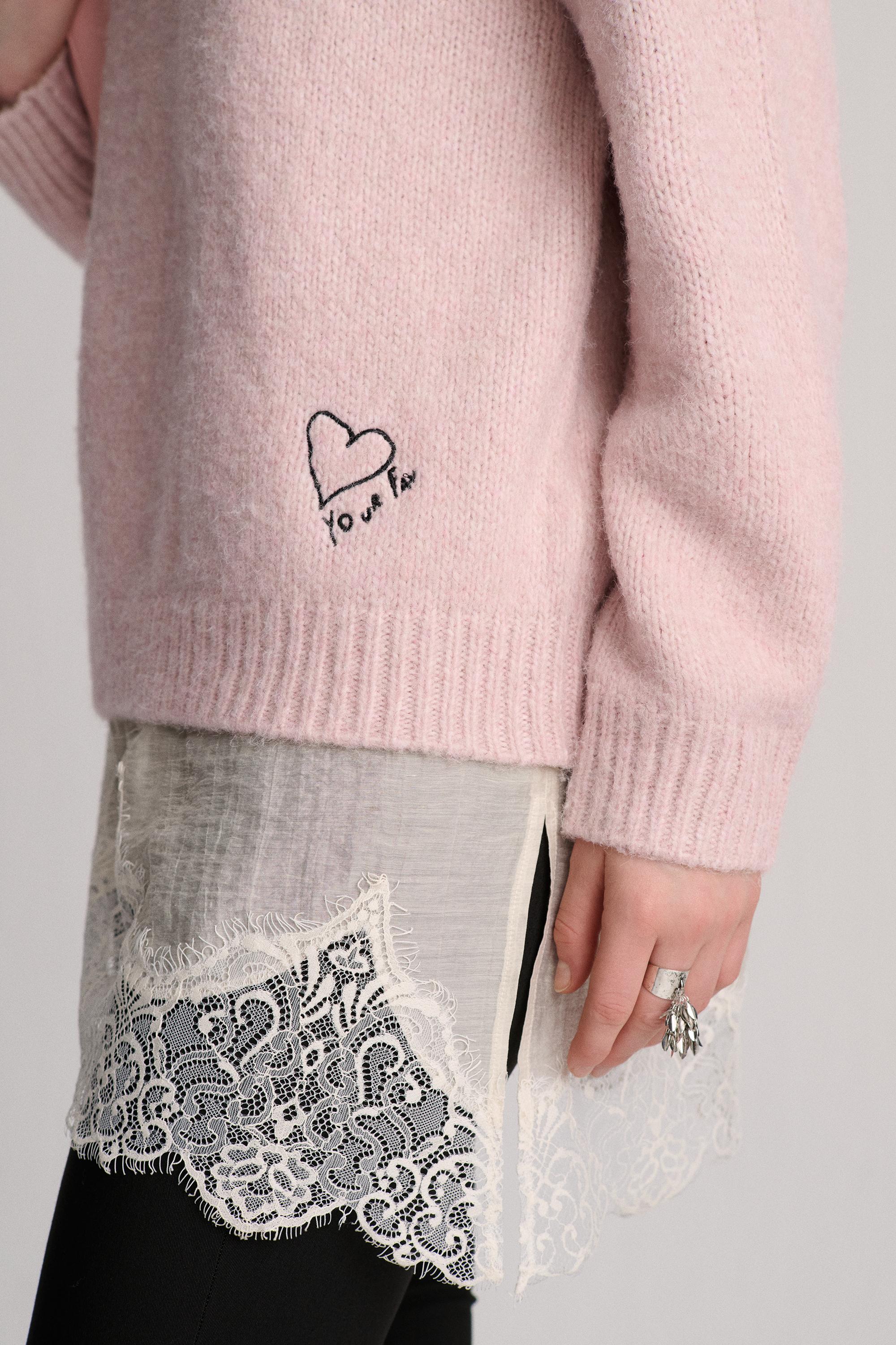 Pembe nakışlı kalp desenli kazak - Görsel 15