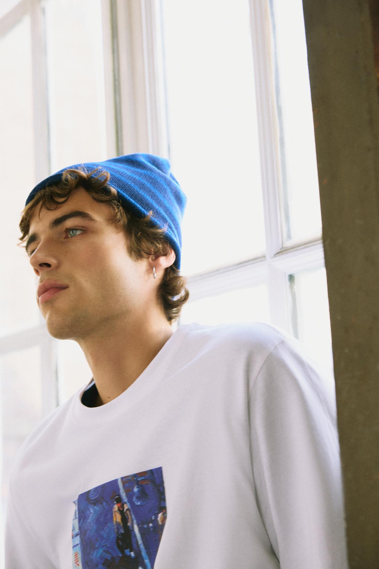 Striped beanie — Blue