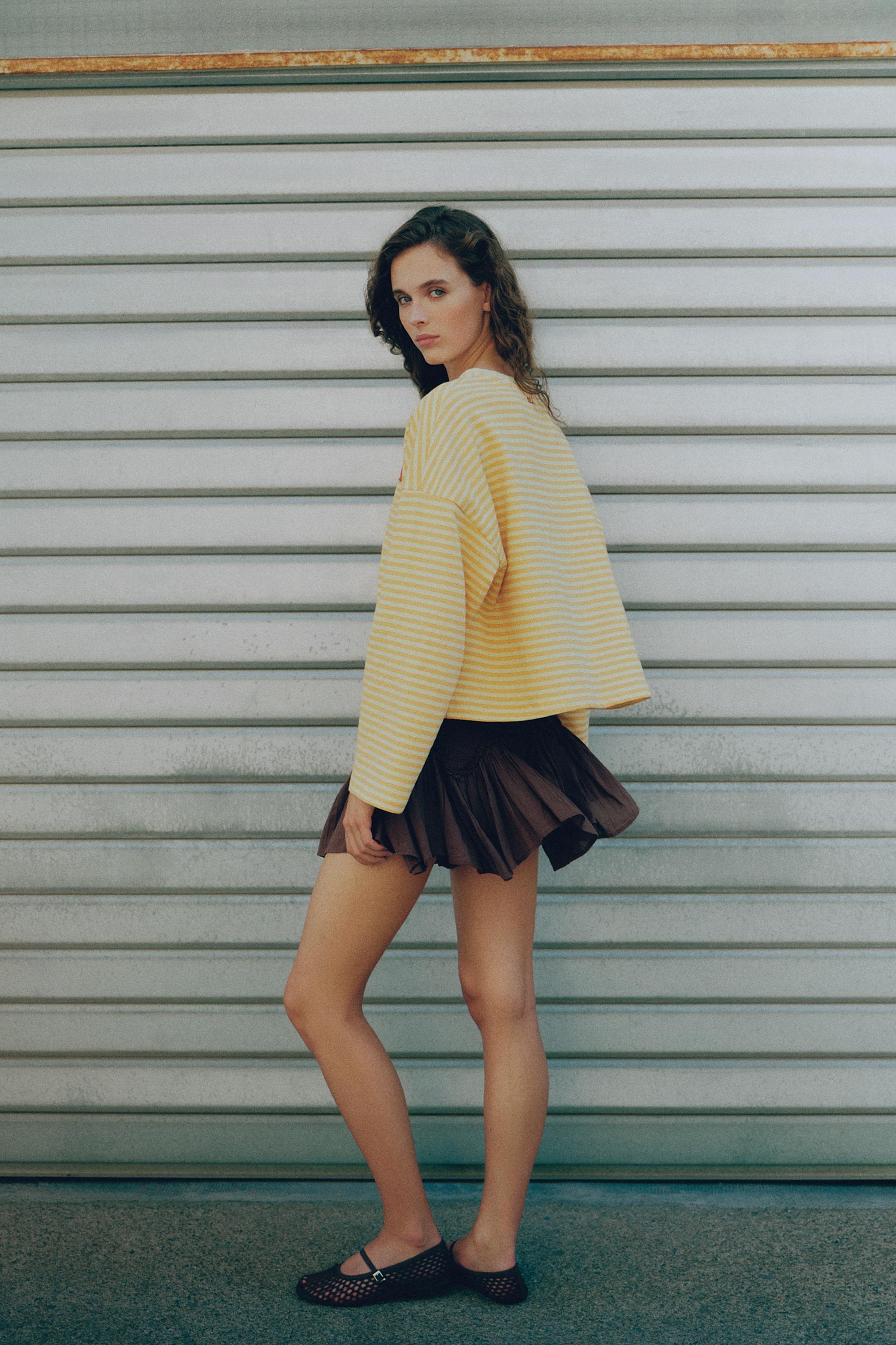 Oversized graphic striped sweatshirt — Yellow