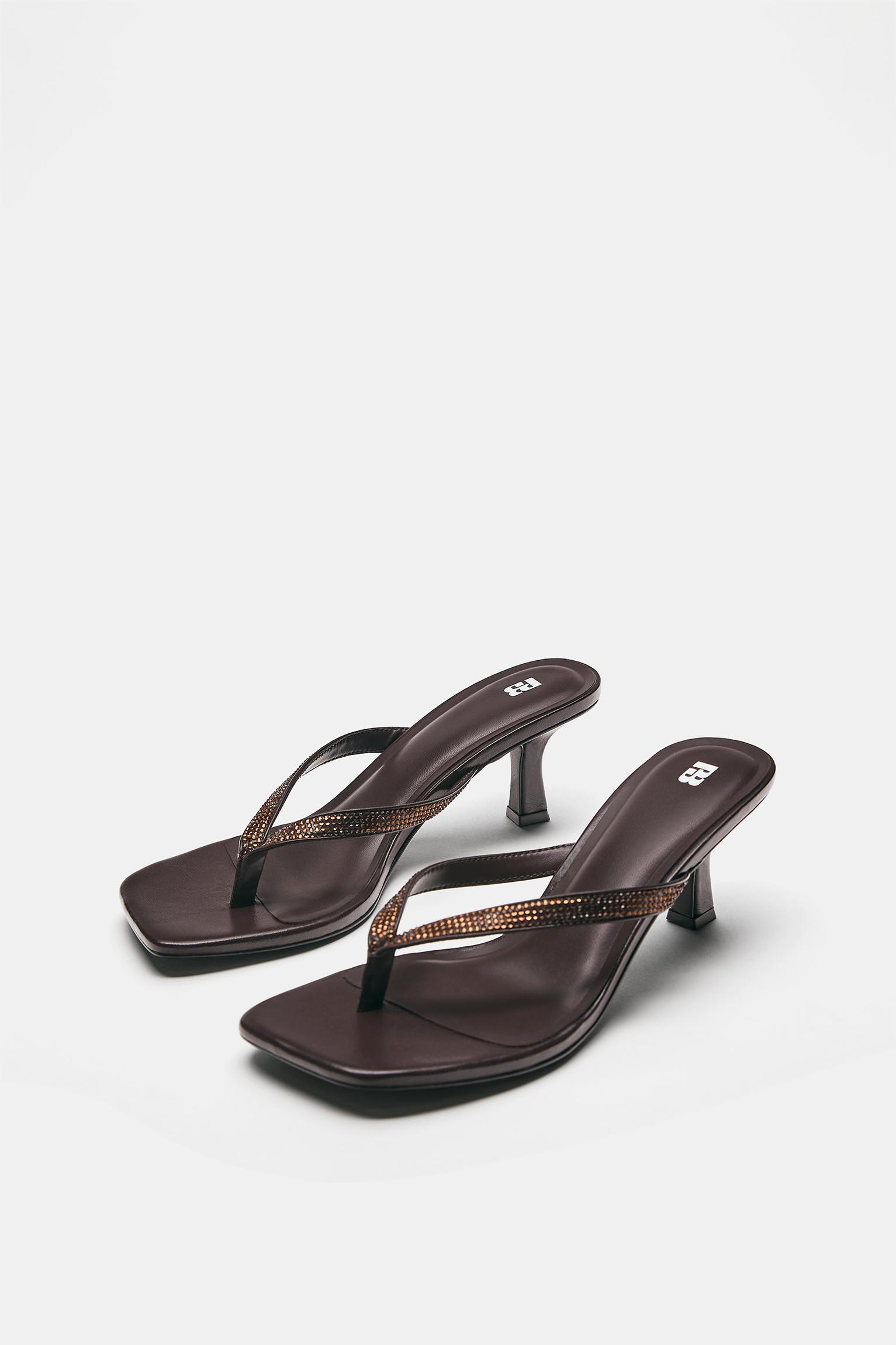 Heeled sandals with rhinestones — Maroon