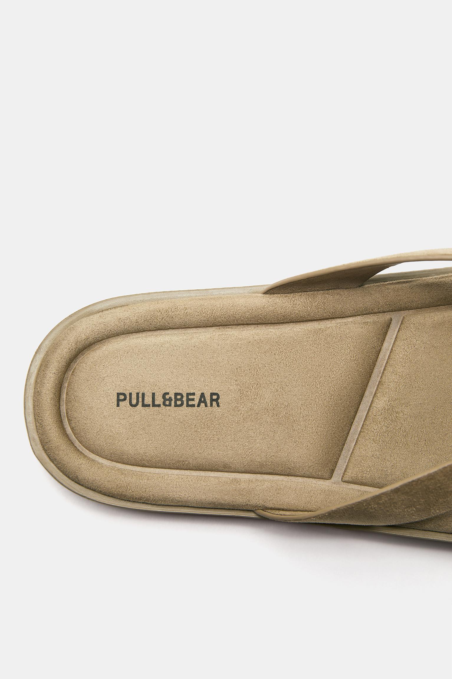 Flat sandals — Ecru