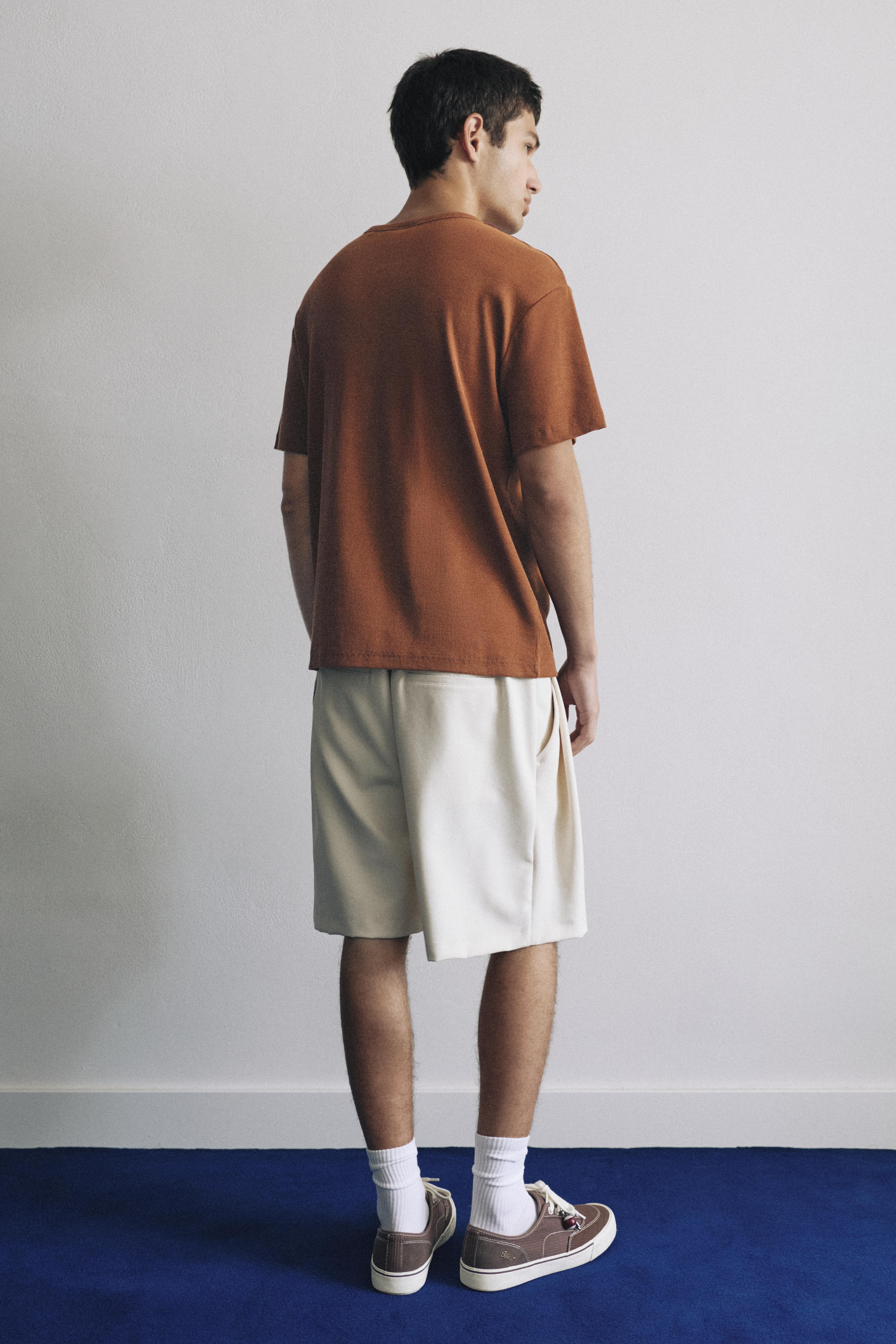 Slim-fit Henley T-shirt — Brown
