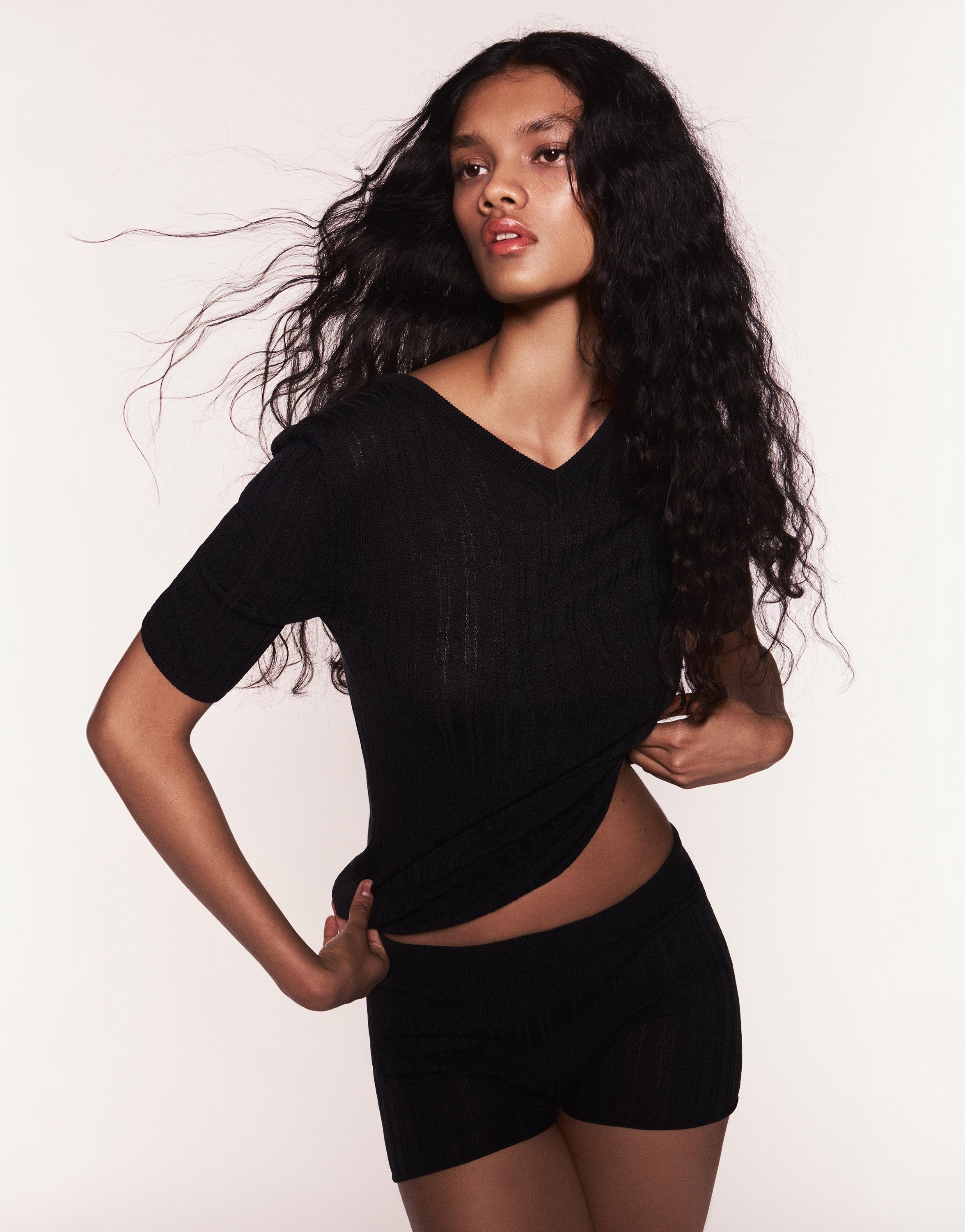 Ribbed V-neck top — Navy