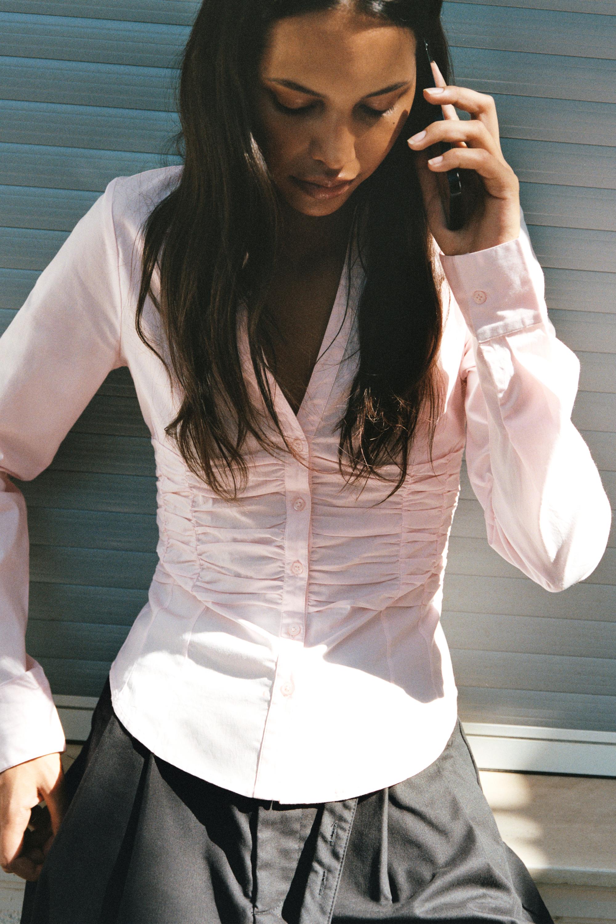 Fitted gathered poplin shirt — Pink