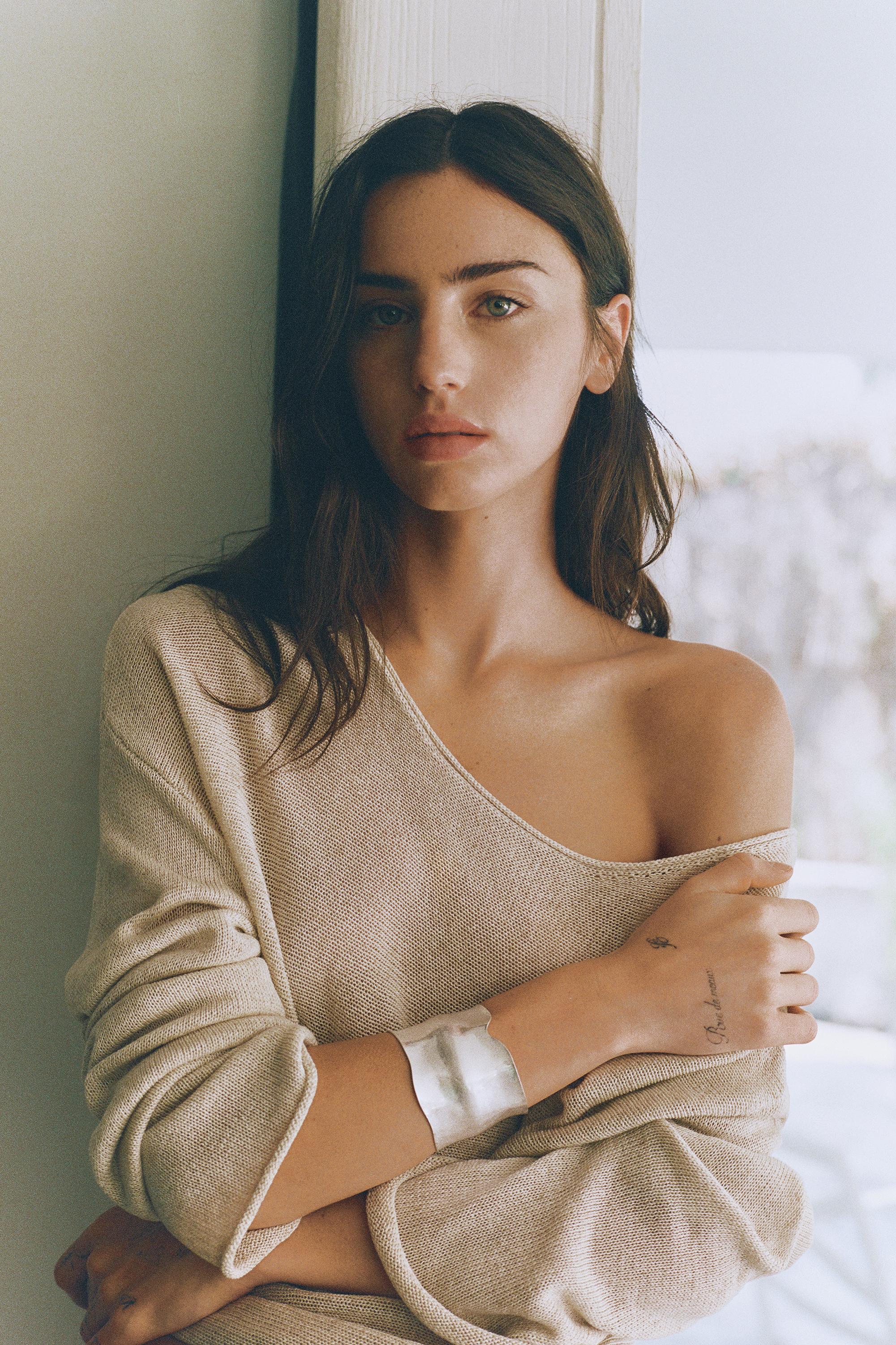 Irregular rigid arm cuff — Silver