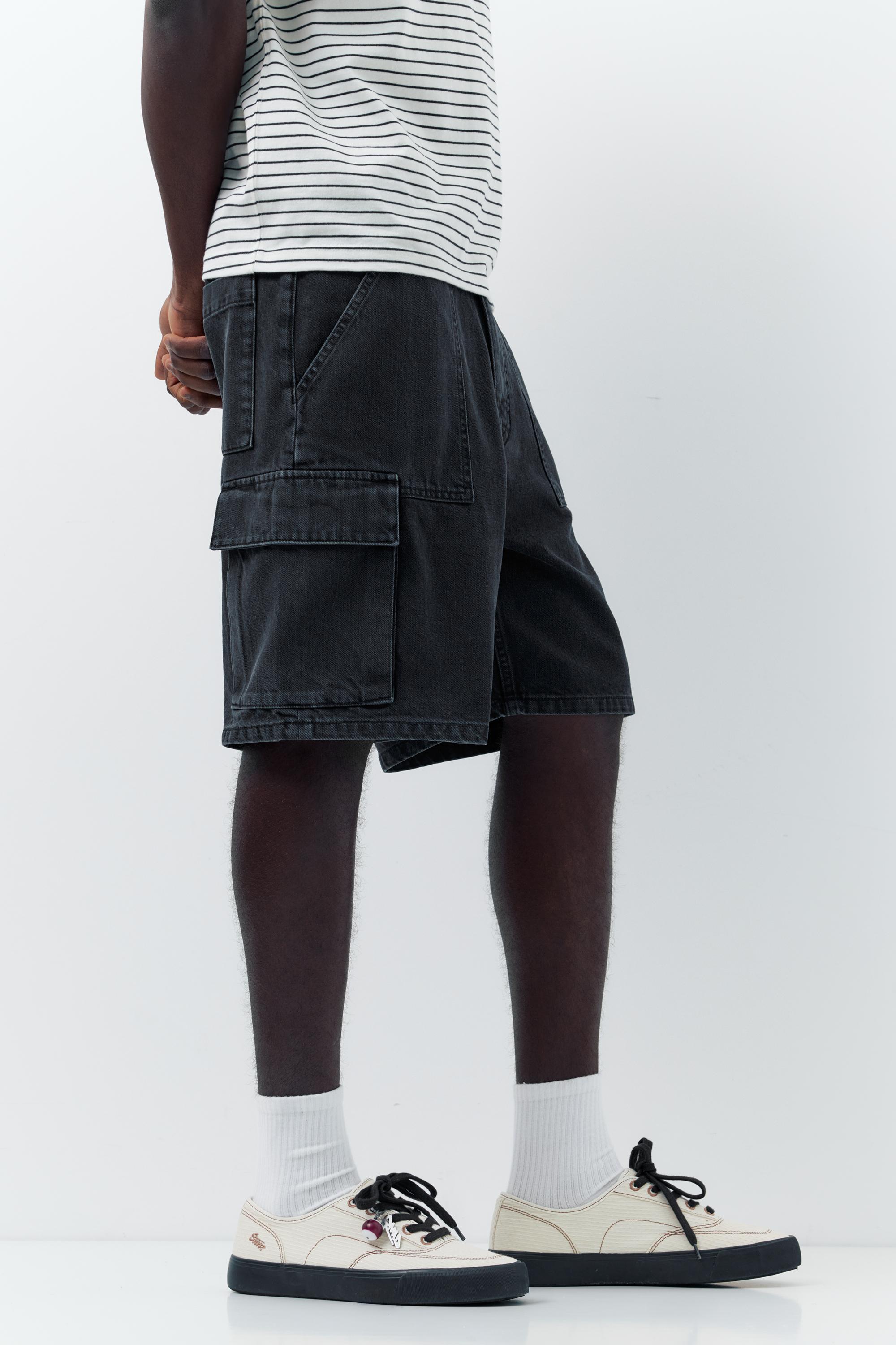 Baggy cargo Bermuda shorts — Faded black