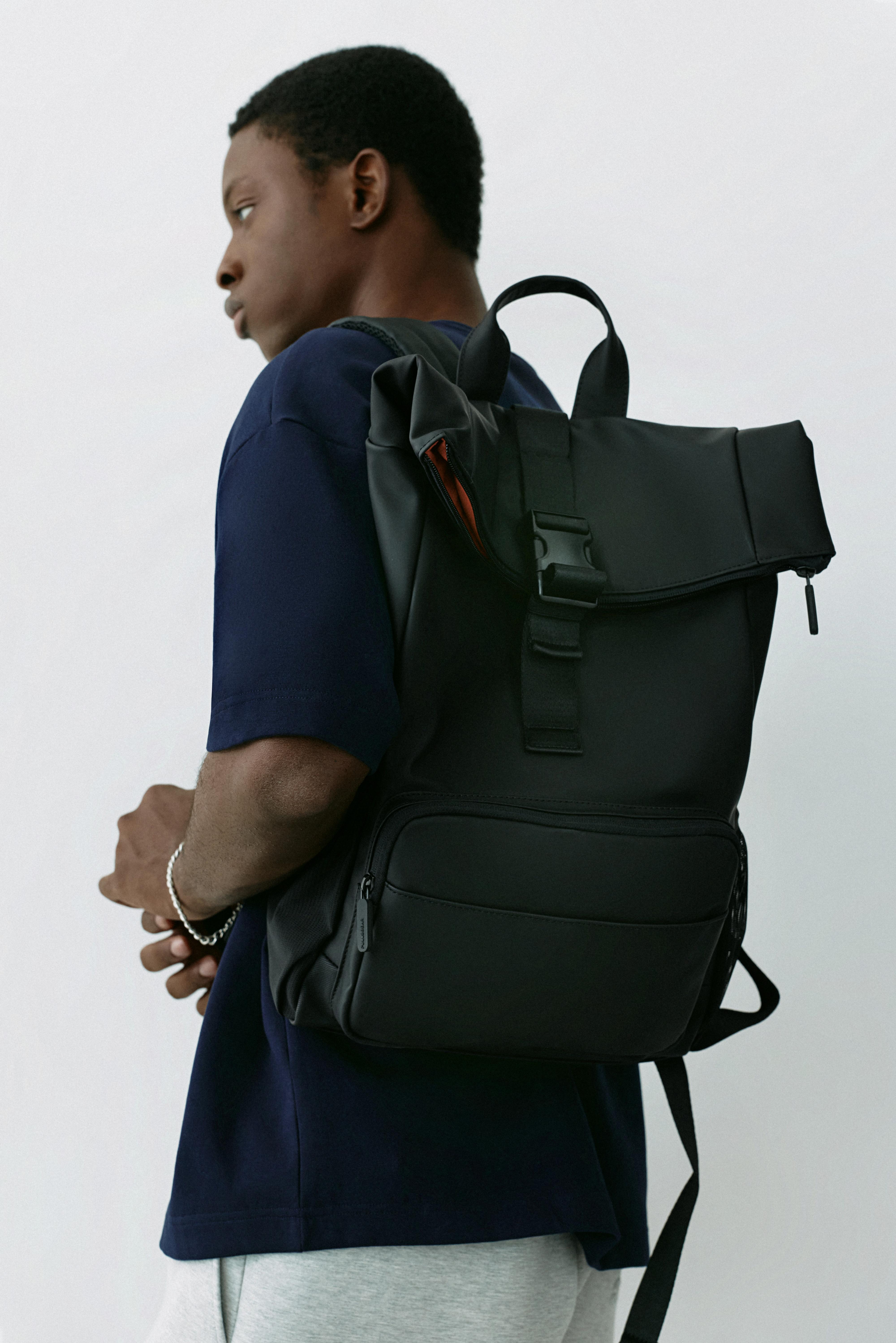 Rubberised flap backpack — Black