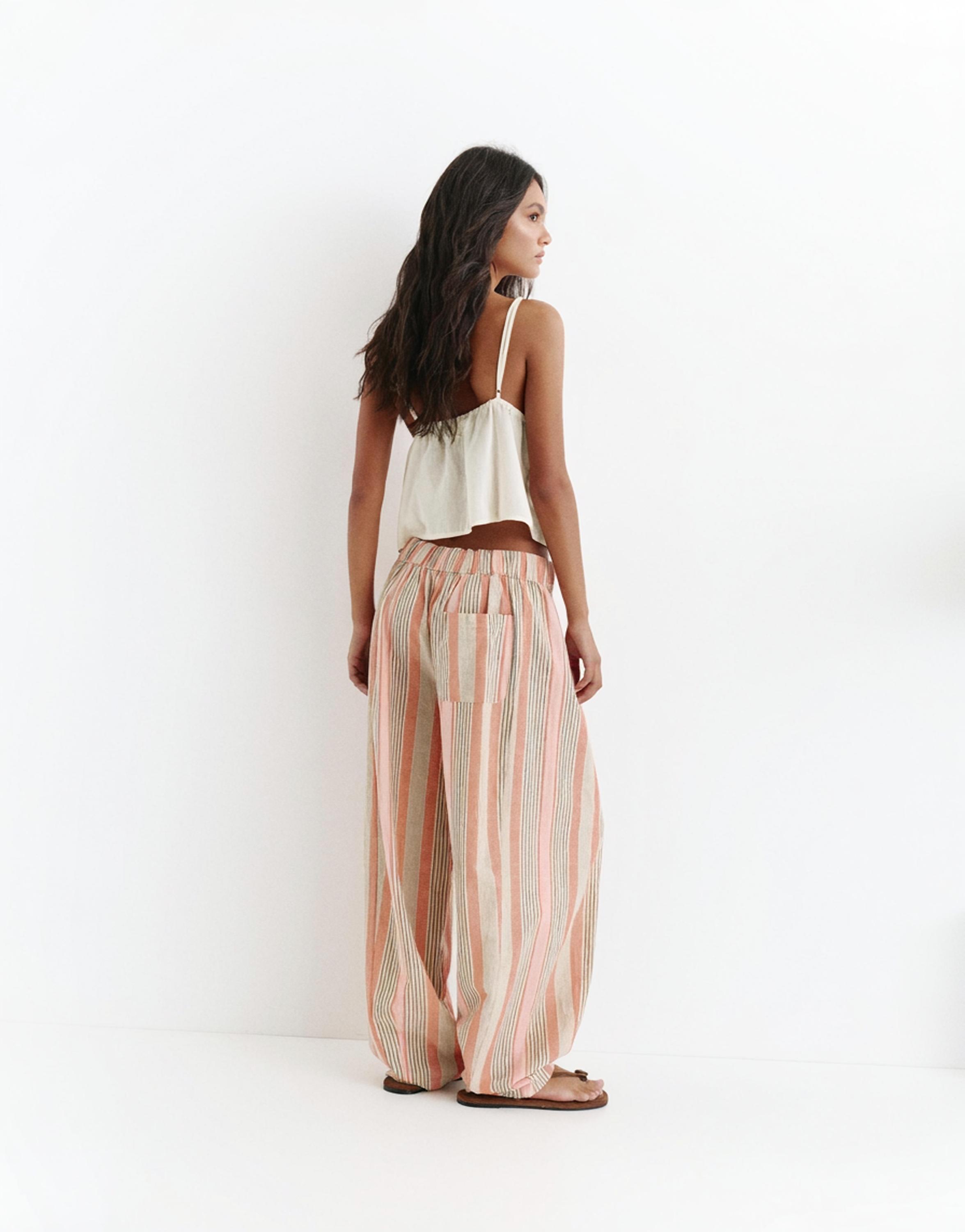 Strappy top with lace trim — Beige
