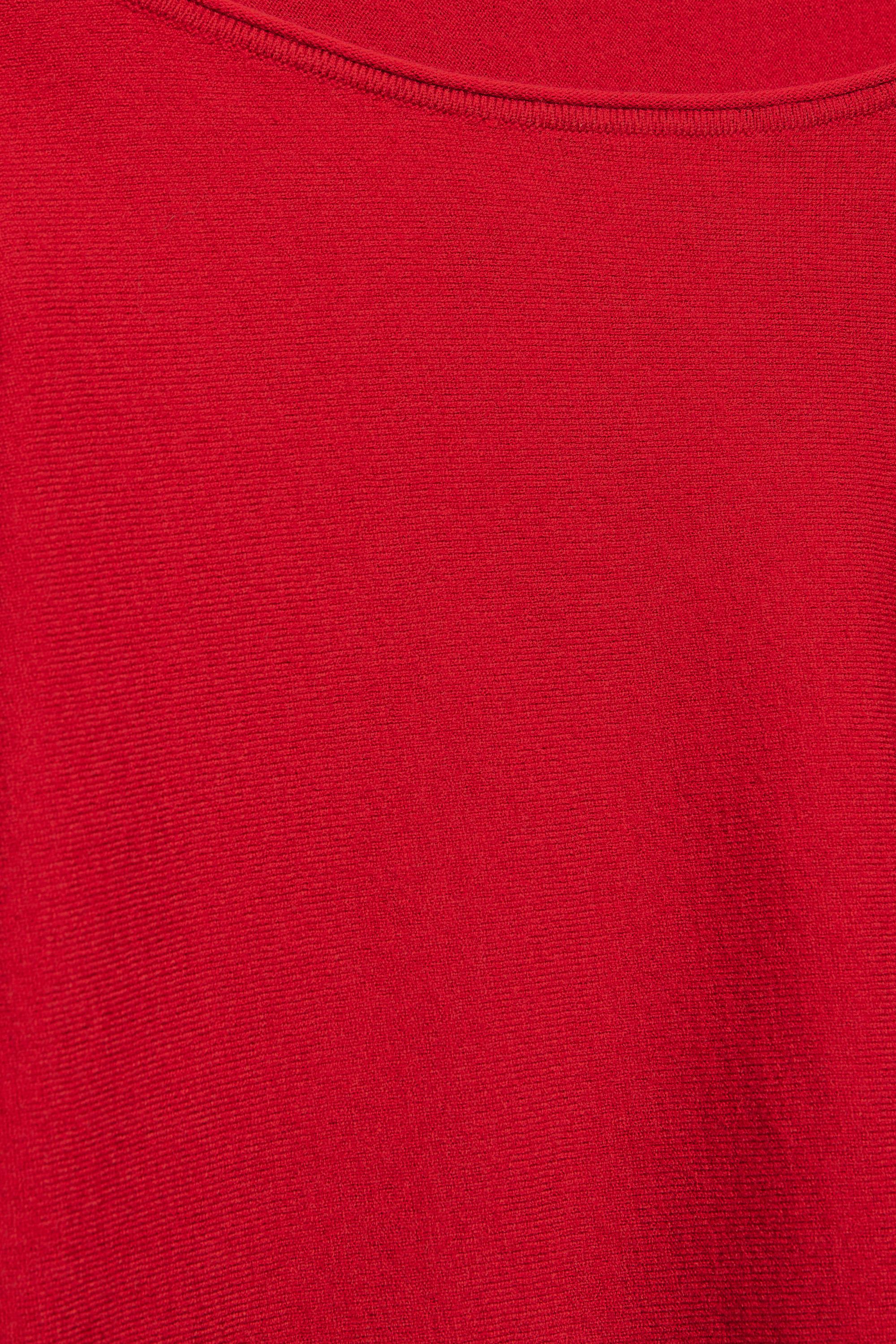 Asymmetric jumper — Red