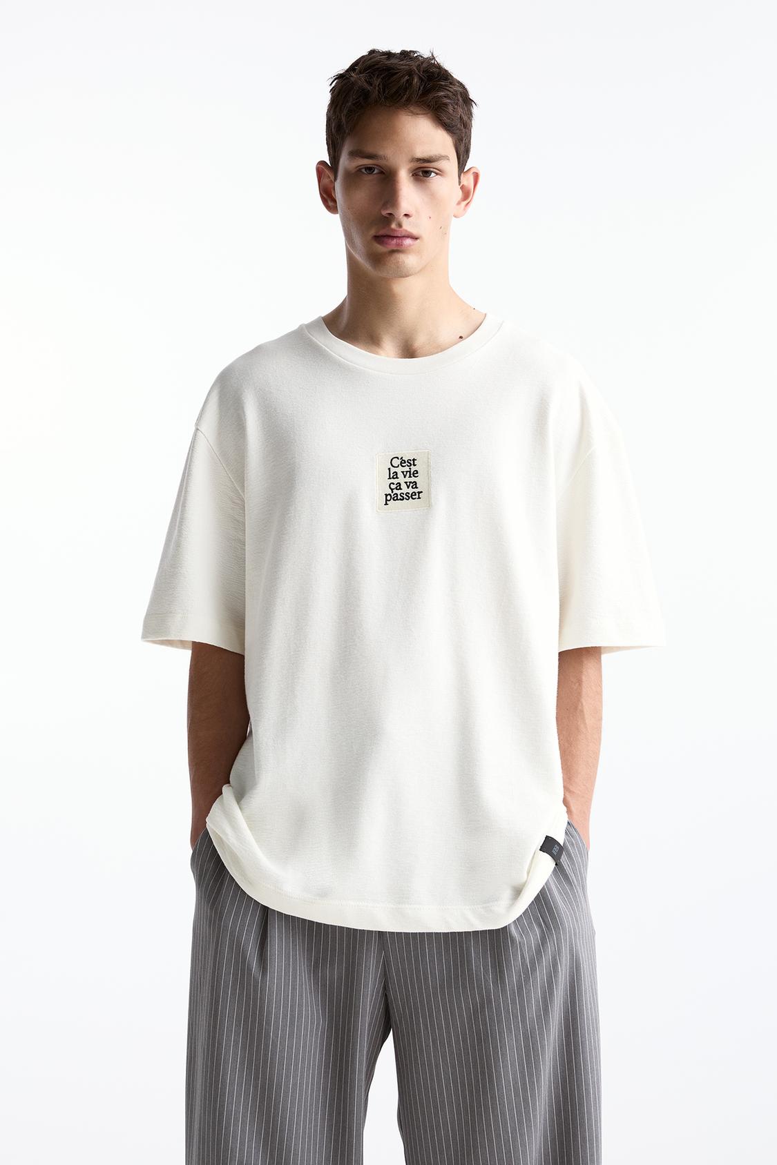 T-Shirt Patch „C´est la vie” - PULL&BEAR