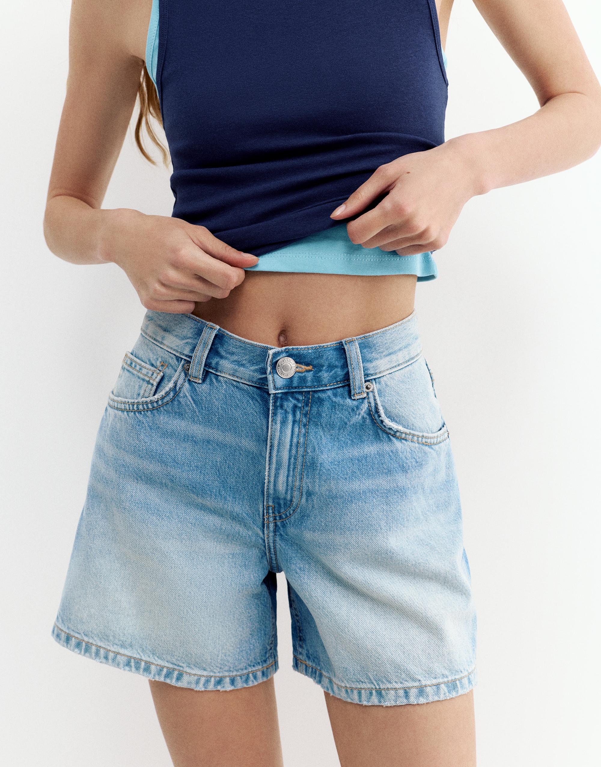 Mid-waist denim Bermuda shorts — Pale blue