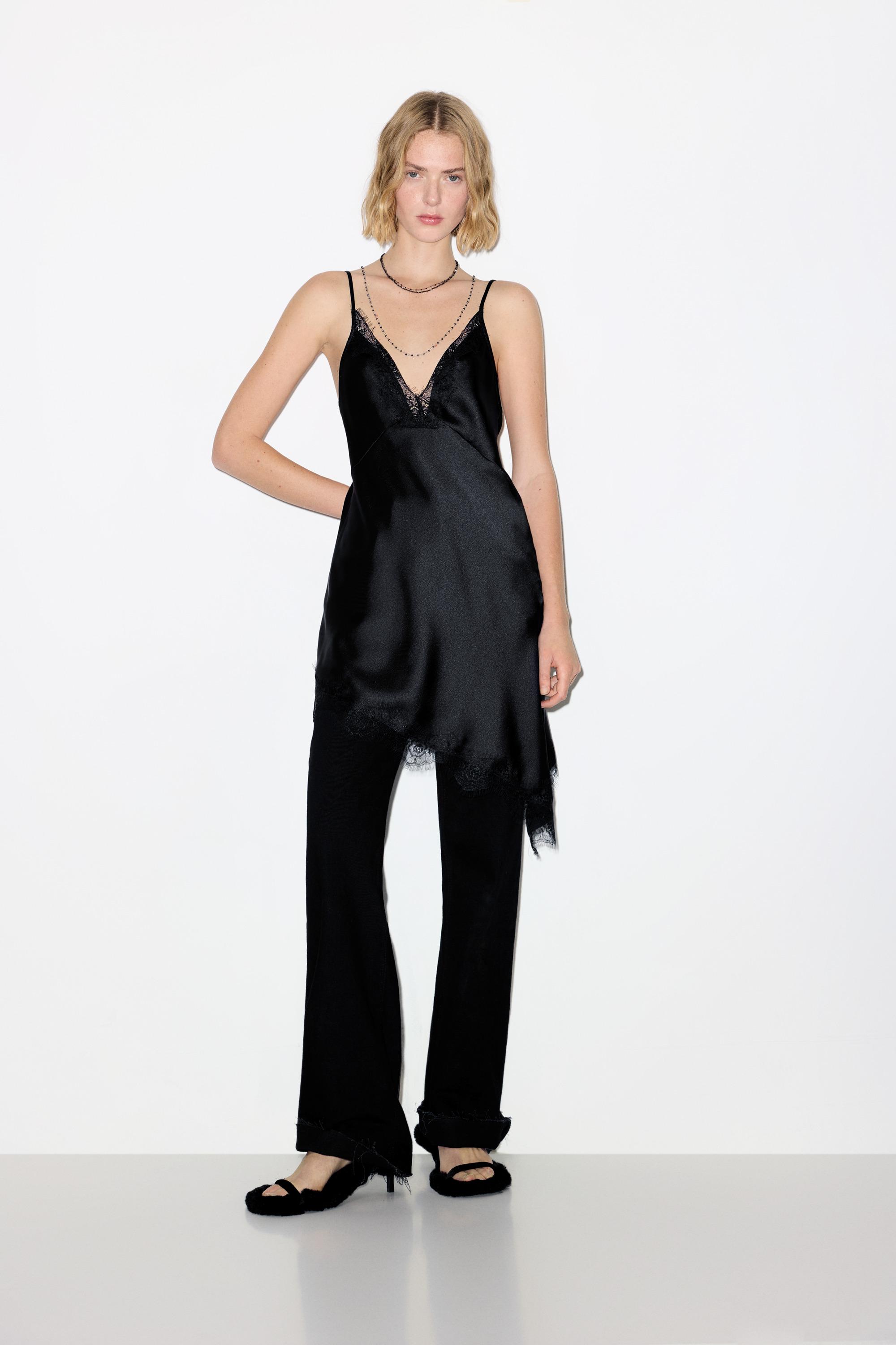 Top Ispirato Alla Lingerie Con Pizzo Asimmetrico