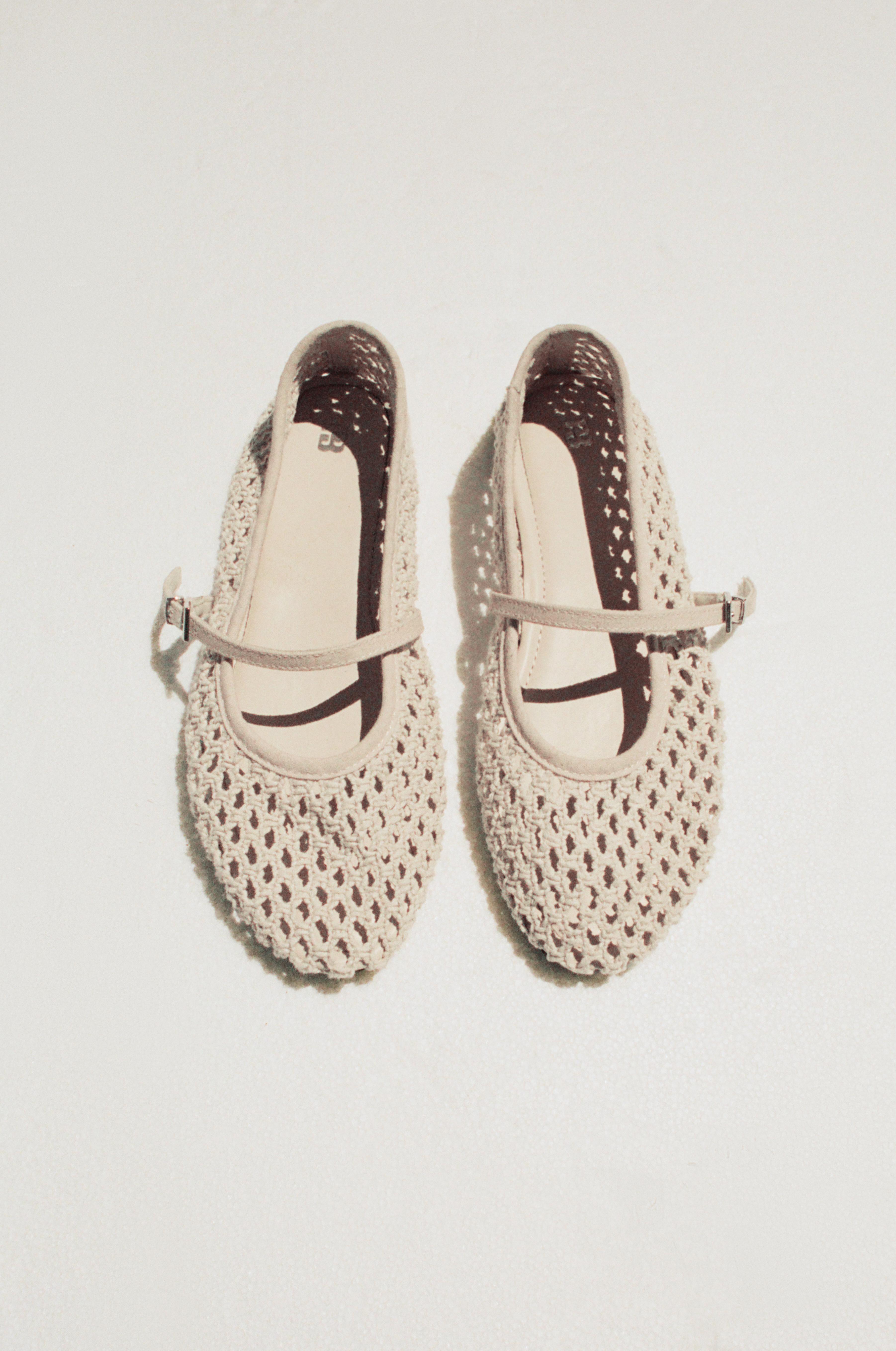 Crochet ballerina shoes — Ecru