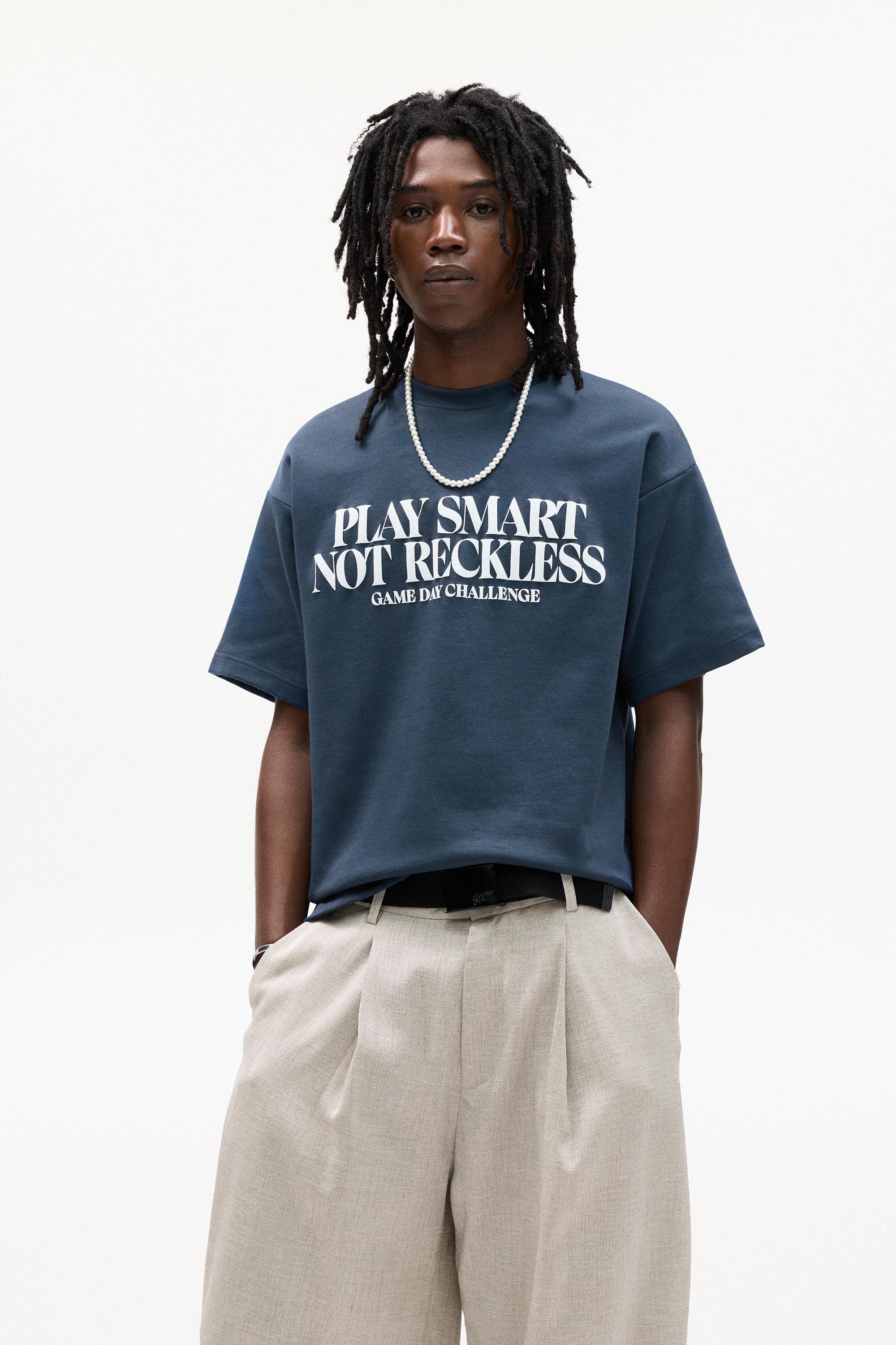 Sweatshirt Mit Kurzen Ärmeln Und Stickereien