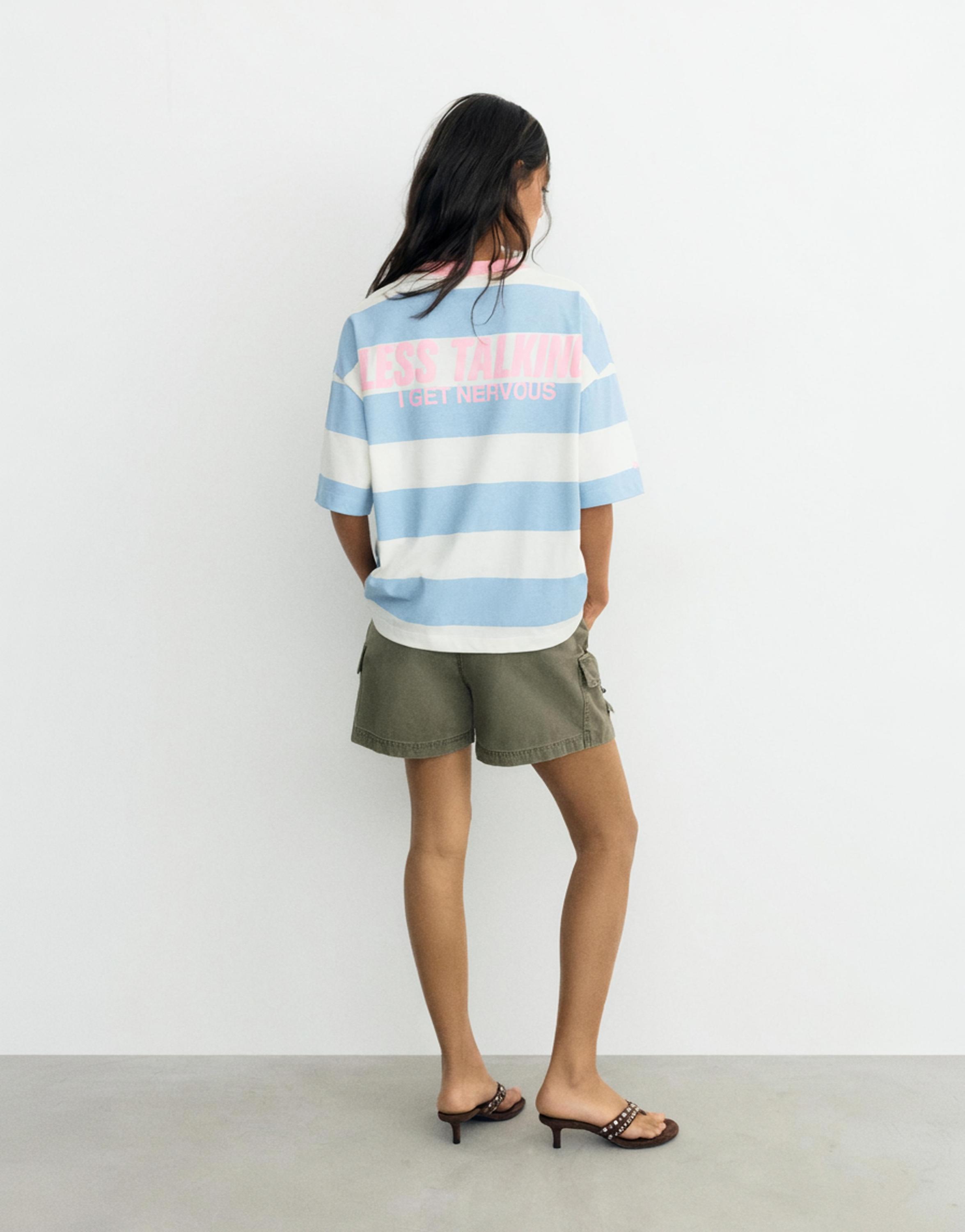 Oversize striped graphic T-shirt — Pale blue