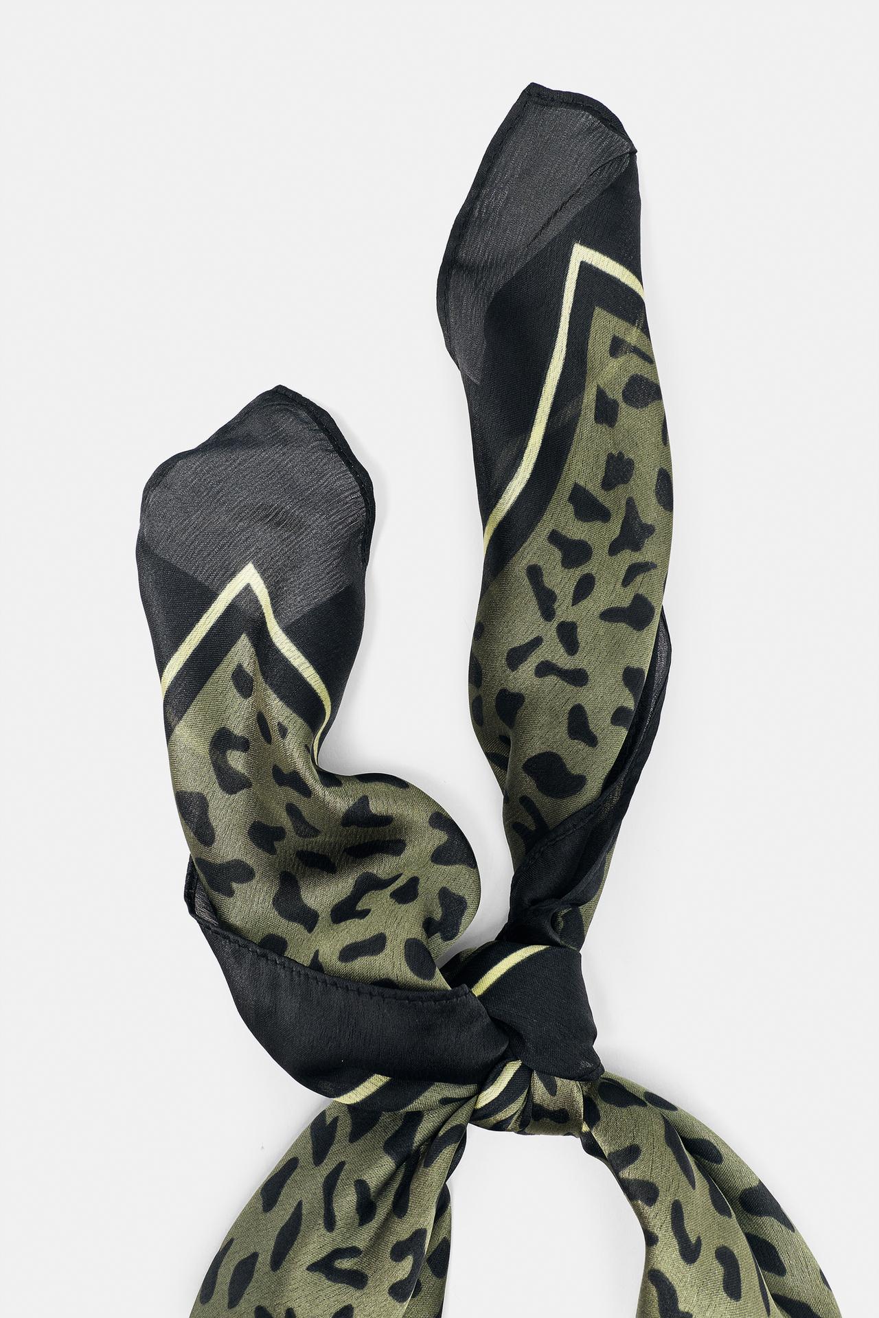 Leopard print bandanna — Green
