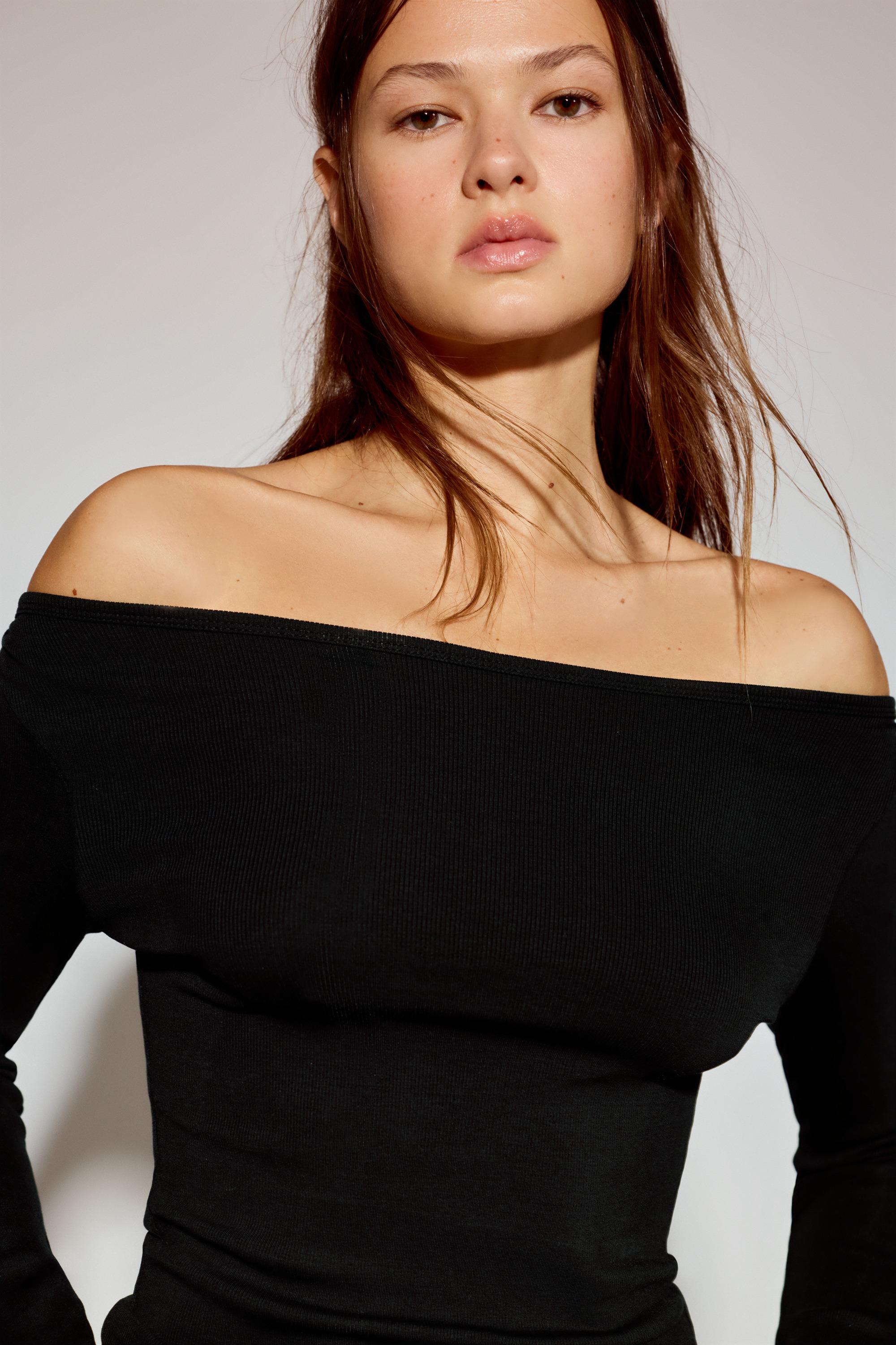 Uzun kollu geniş yaka t-shirt - Görsel 21