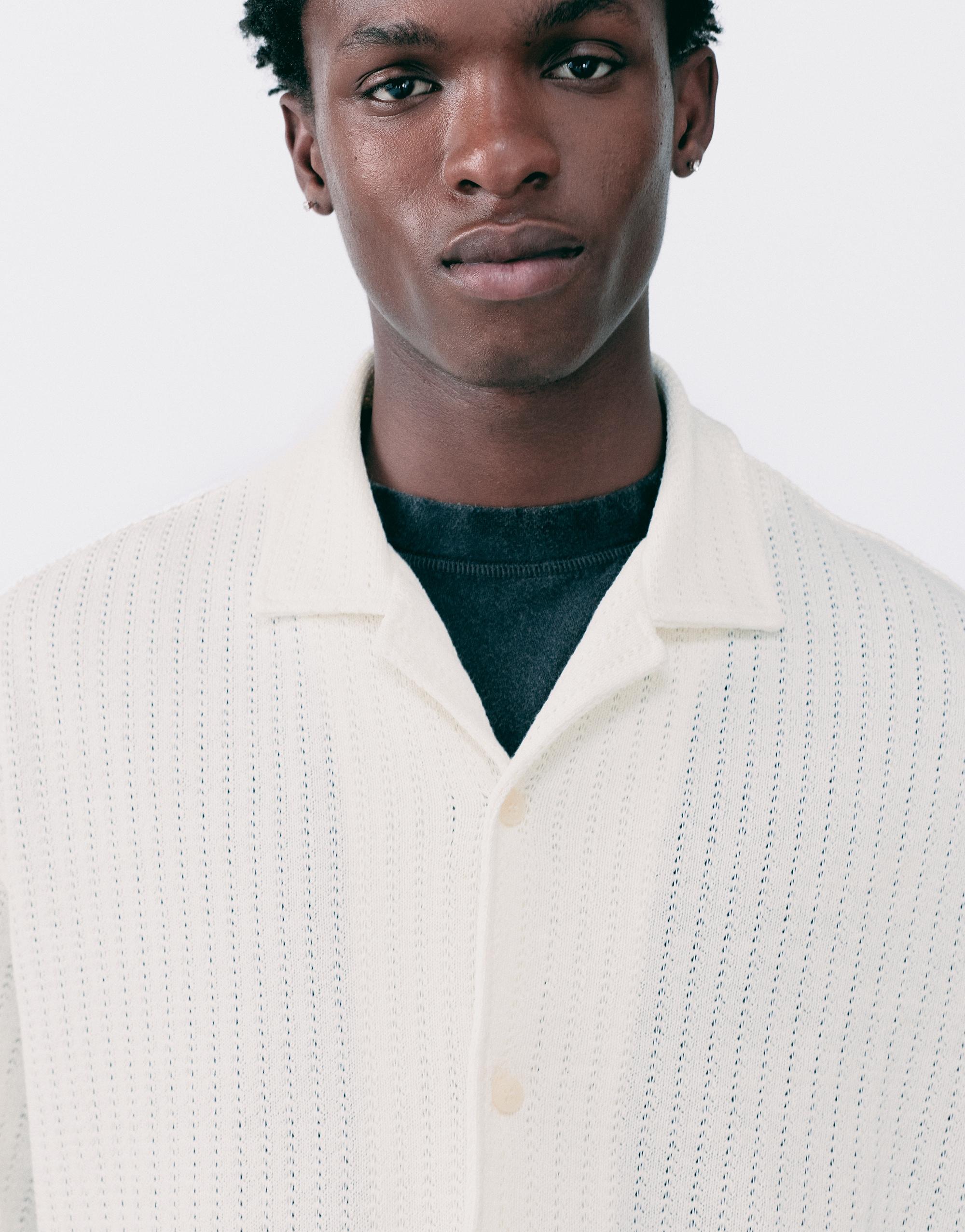 Short sleeve cutwork shirt — White tones