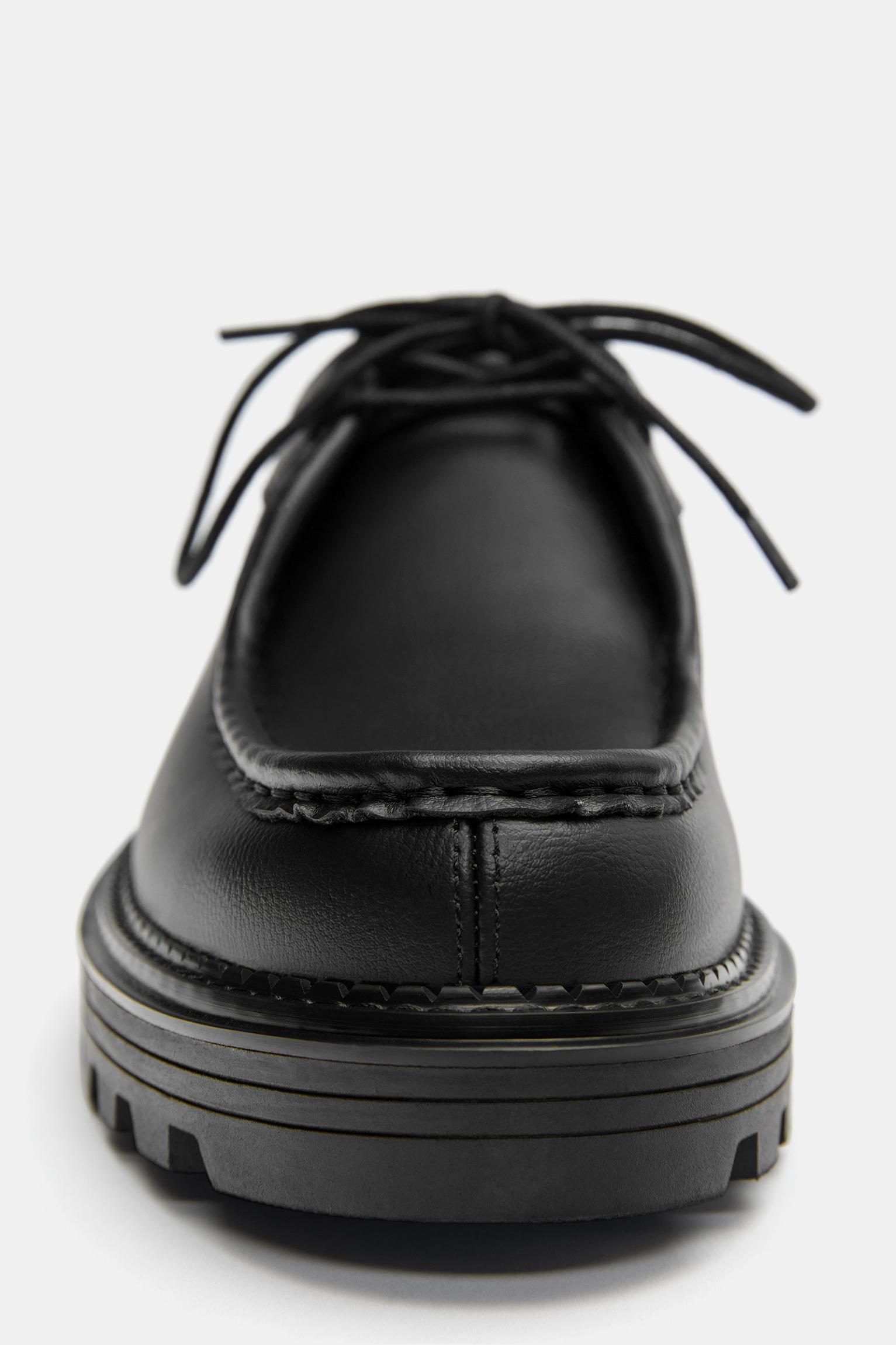 Lace-up flat shoes — Black