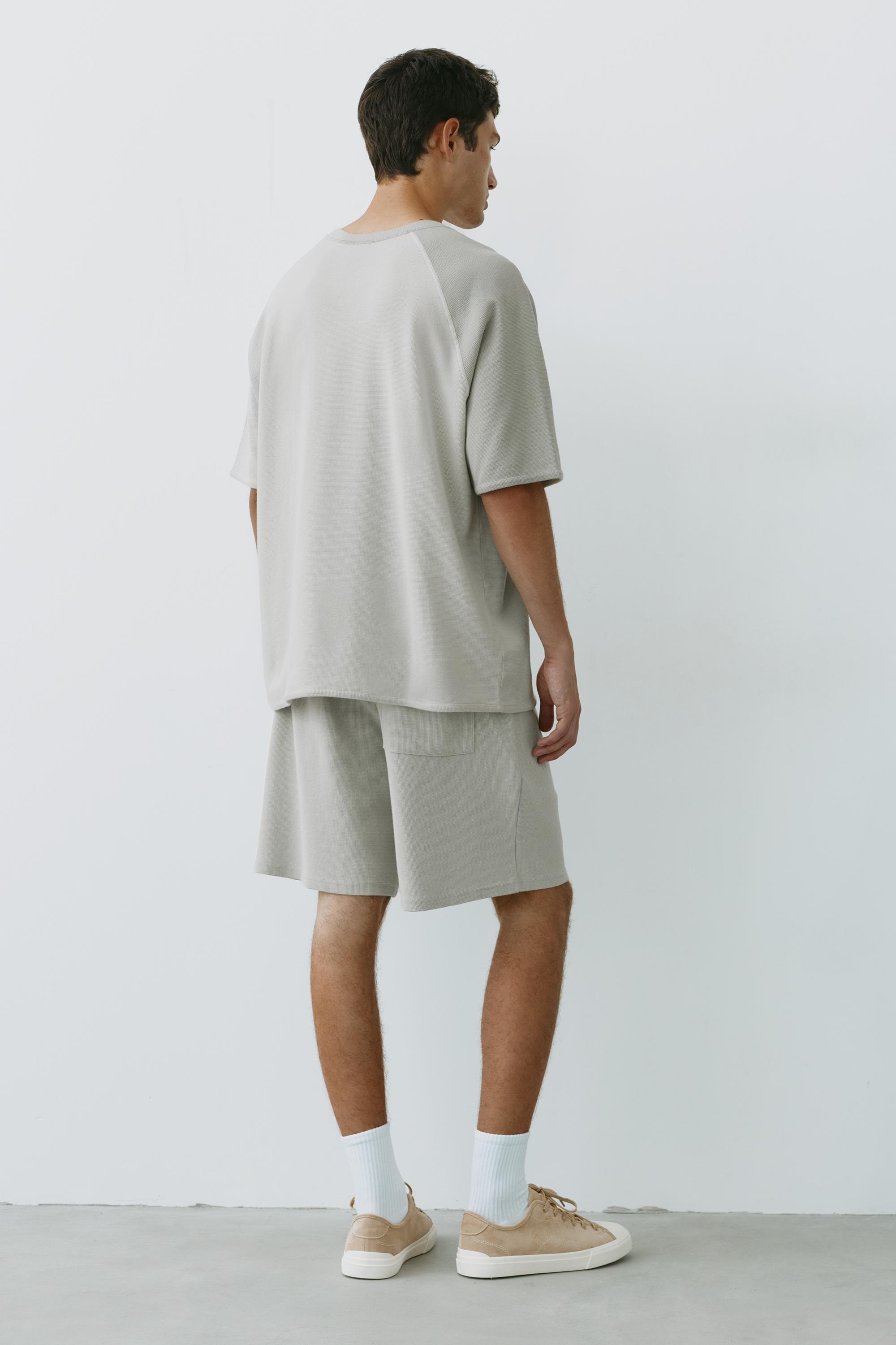 Waffle-knit jogger Bermuda shorts — Aquamarine