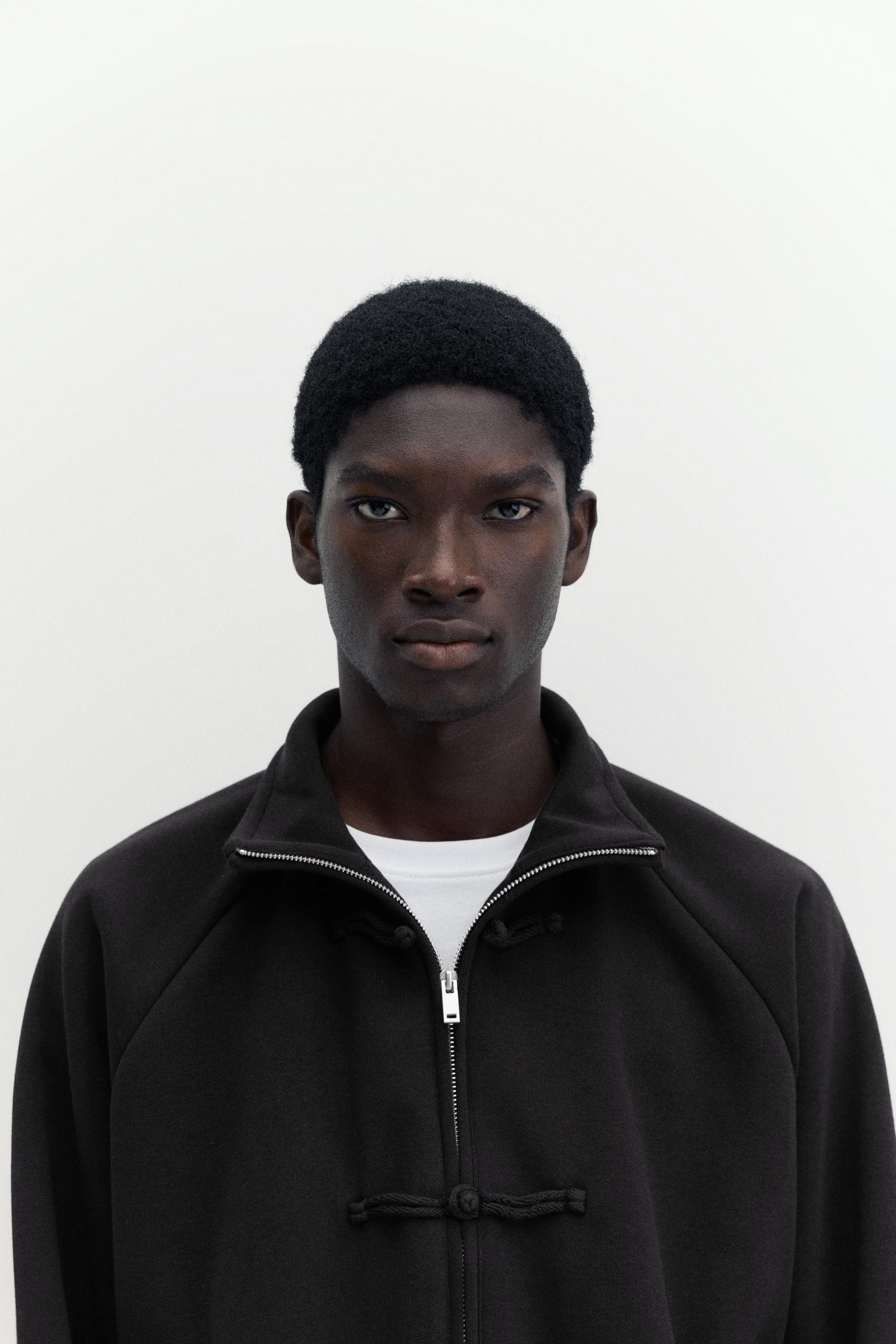 Zip-up sweatshirt with toggles — Black