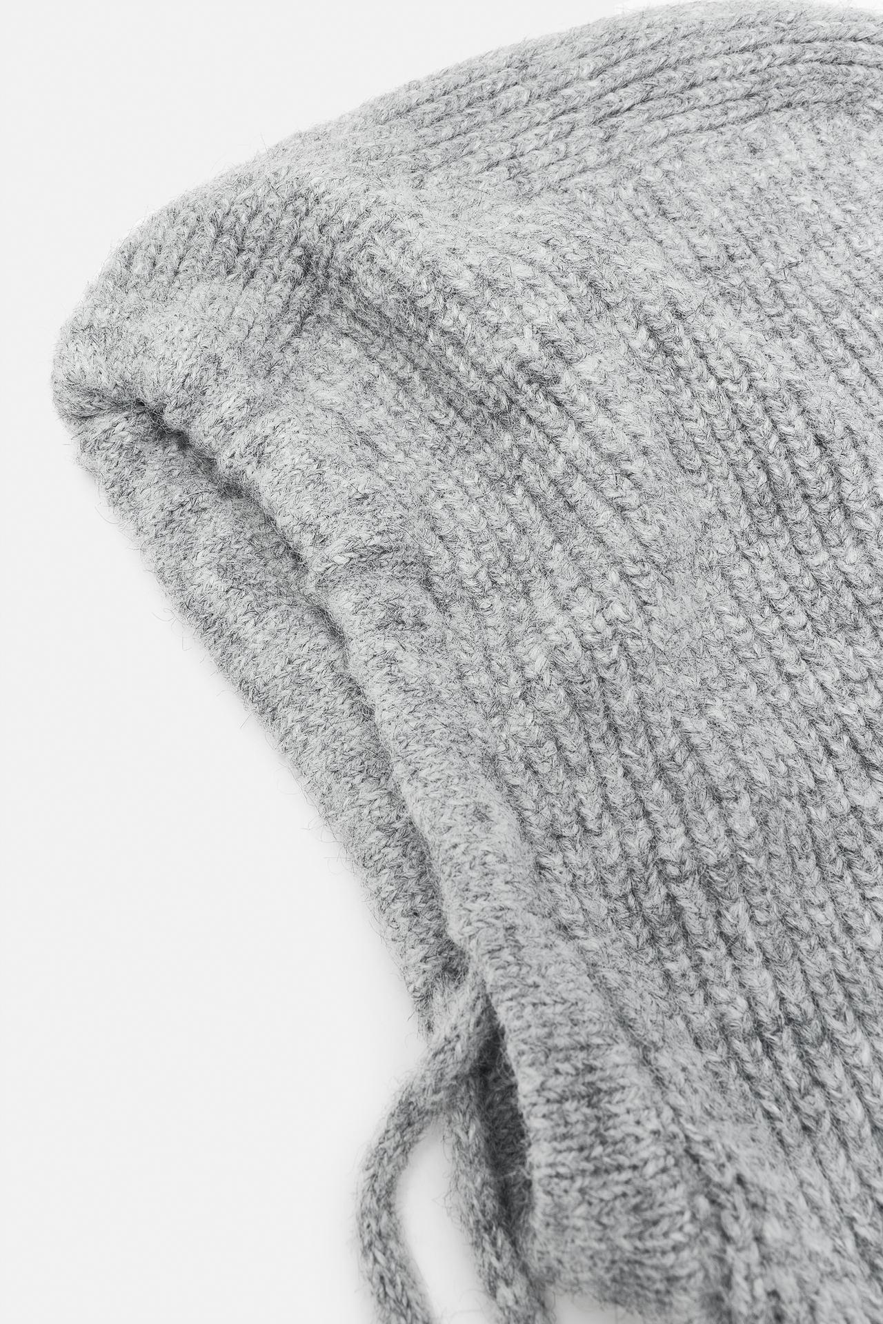 Ribbed knit balaclava — Pale grey