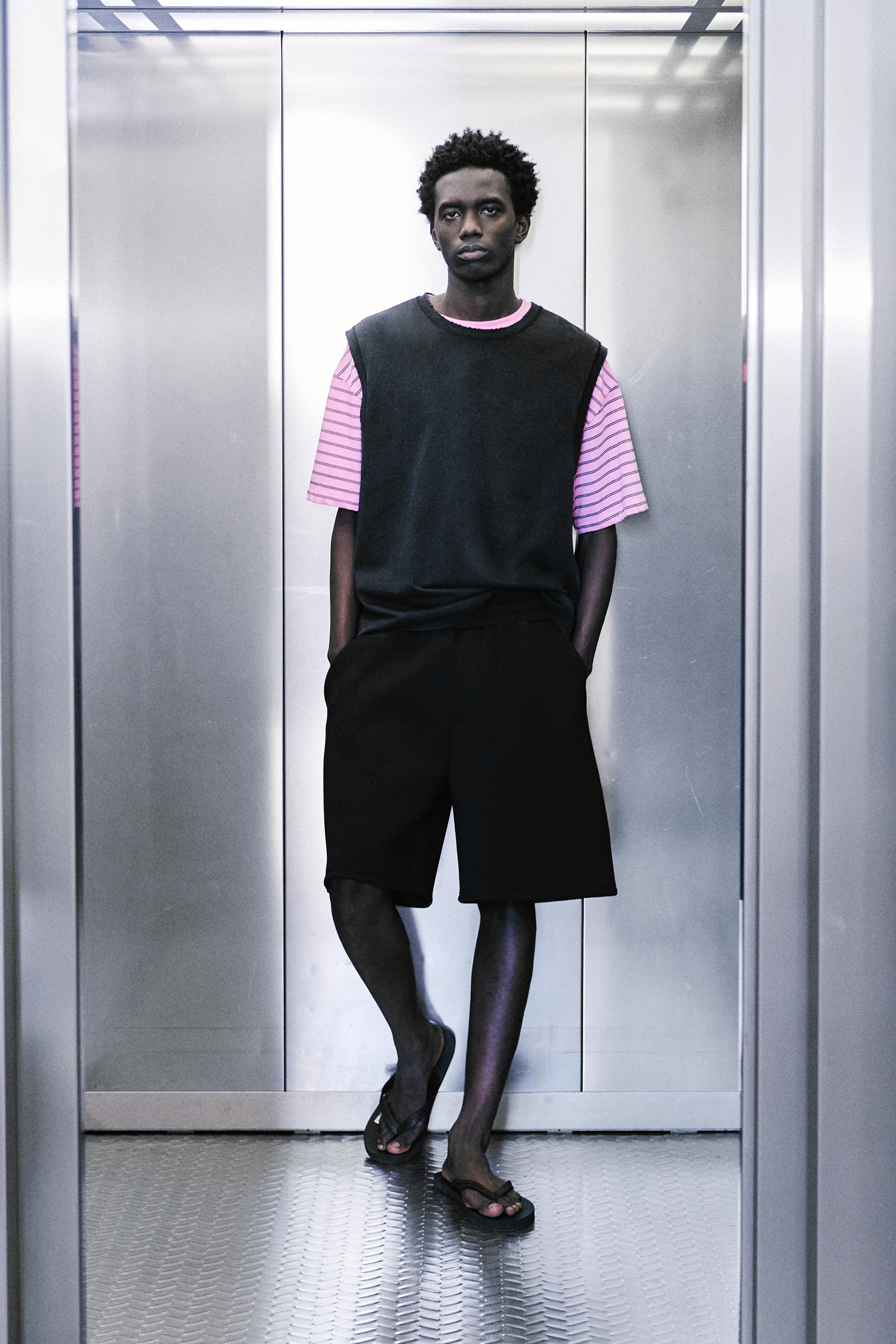 Neoprene-effect jogger Bermuda shorts — Black