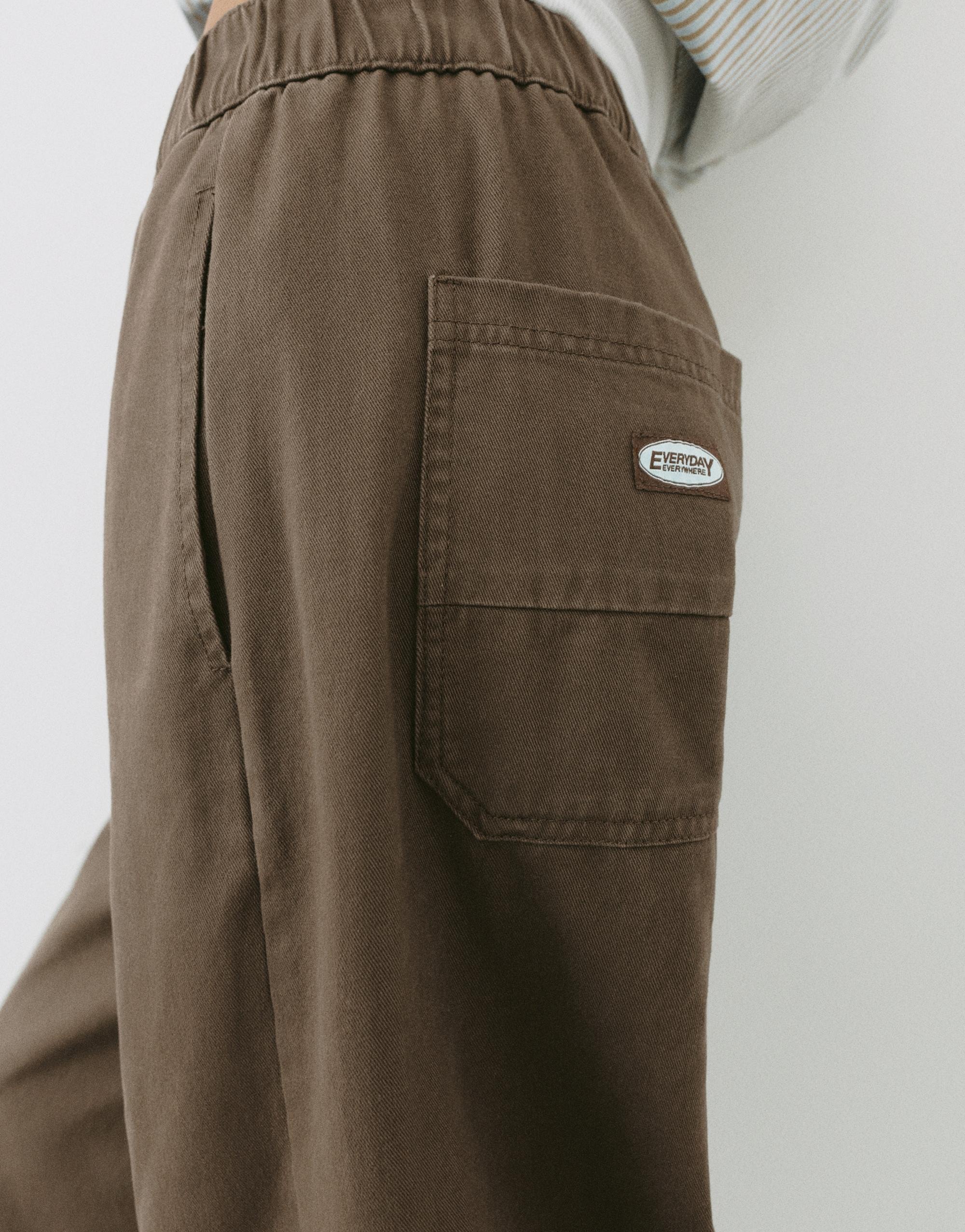 Barrel trousers — Brown