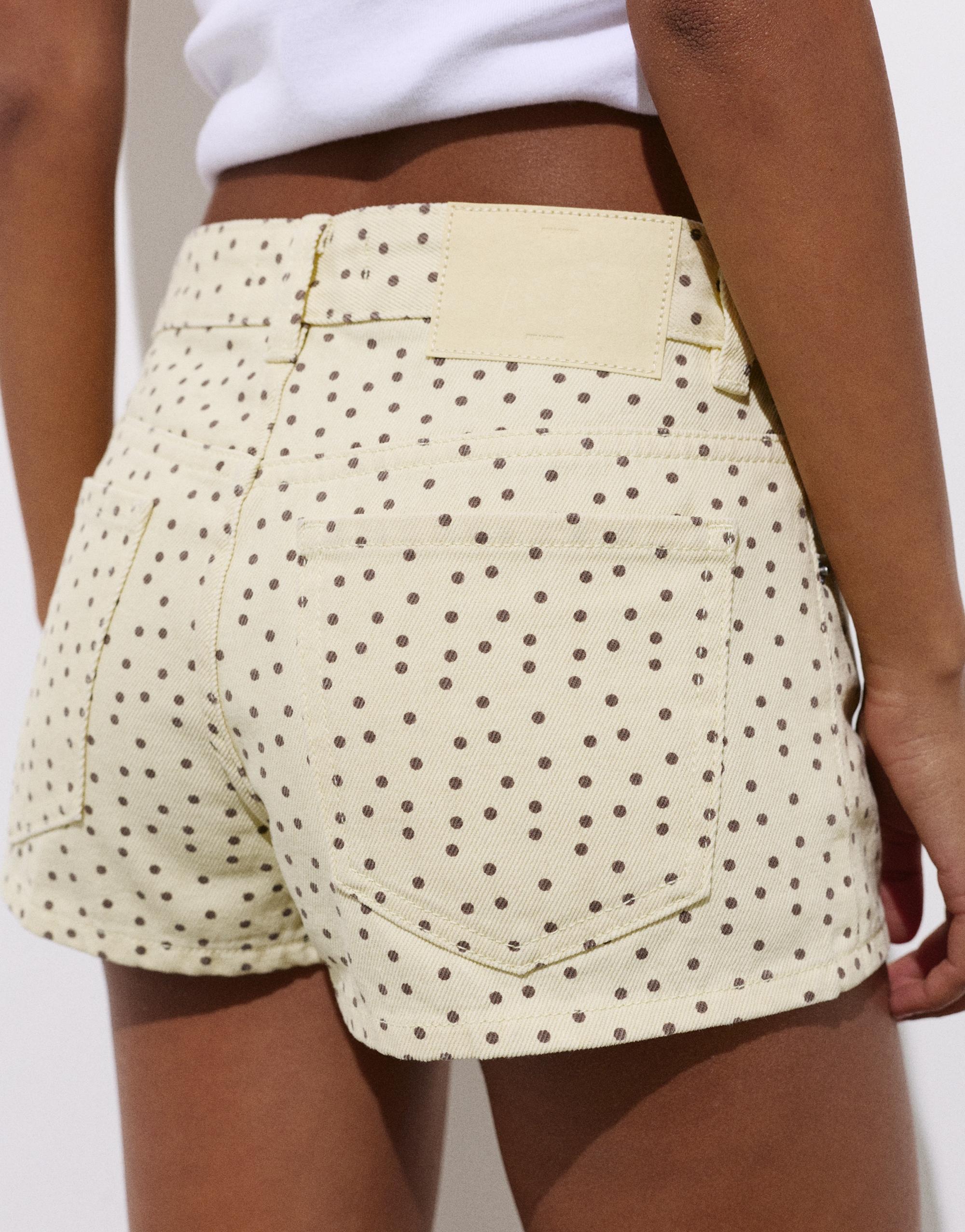 Mini polka dot shorts — Pale yellow
