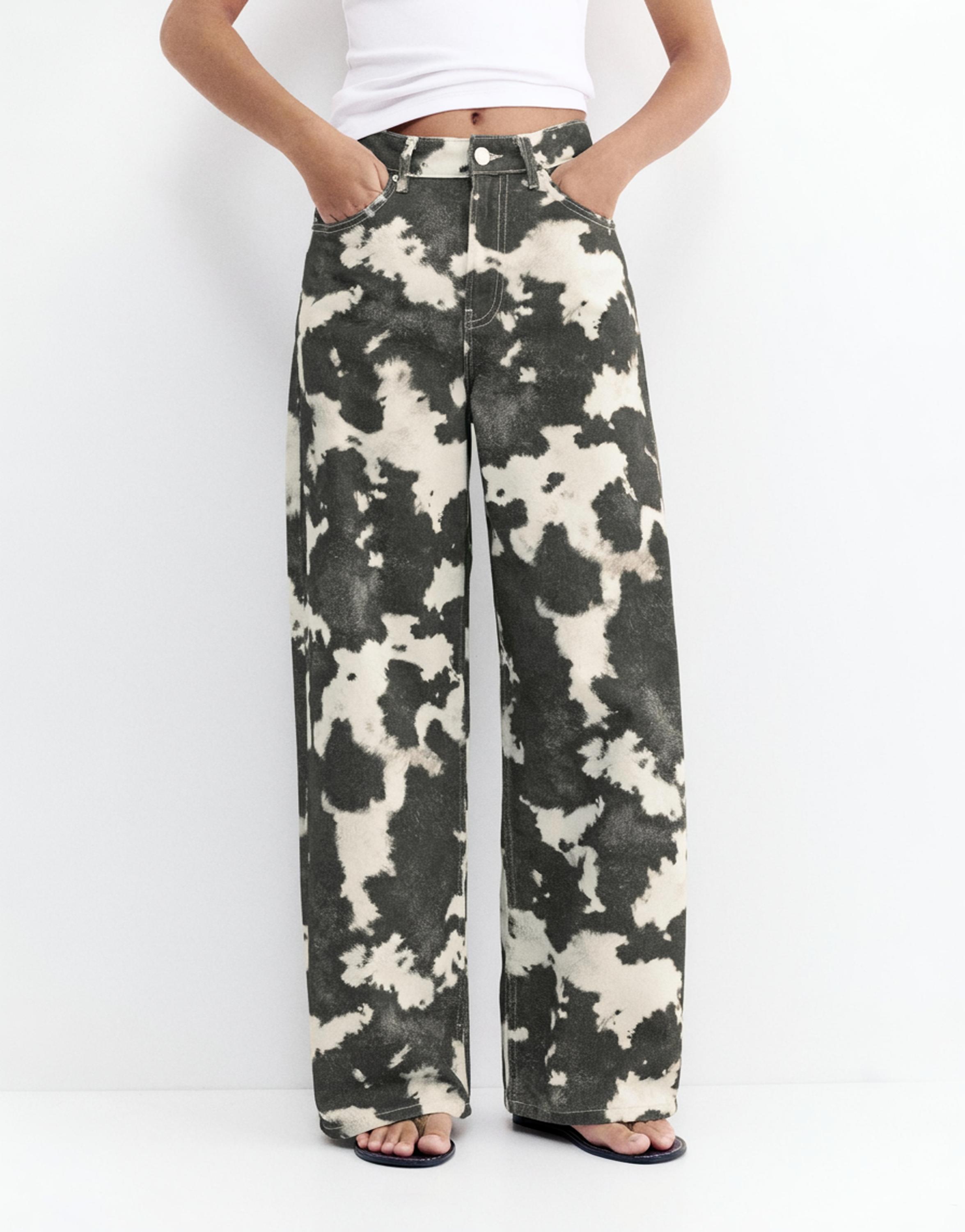 Cow print baggy jeans — White/Black