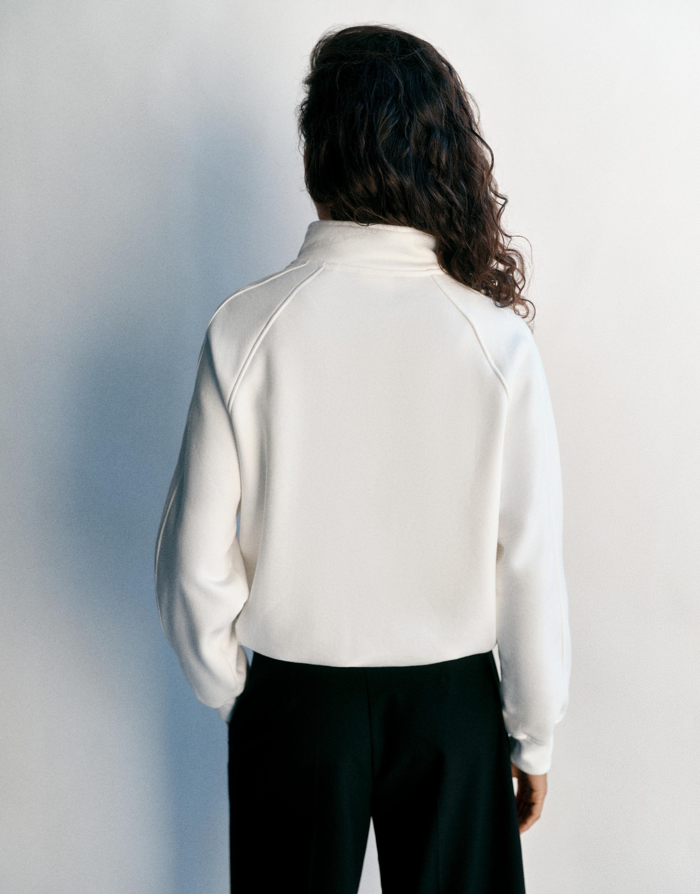 Pull&Bear Fermuarlı grafik sweatshirt görsel 8