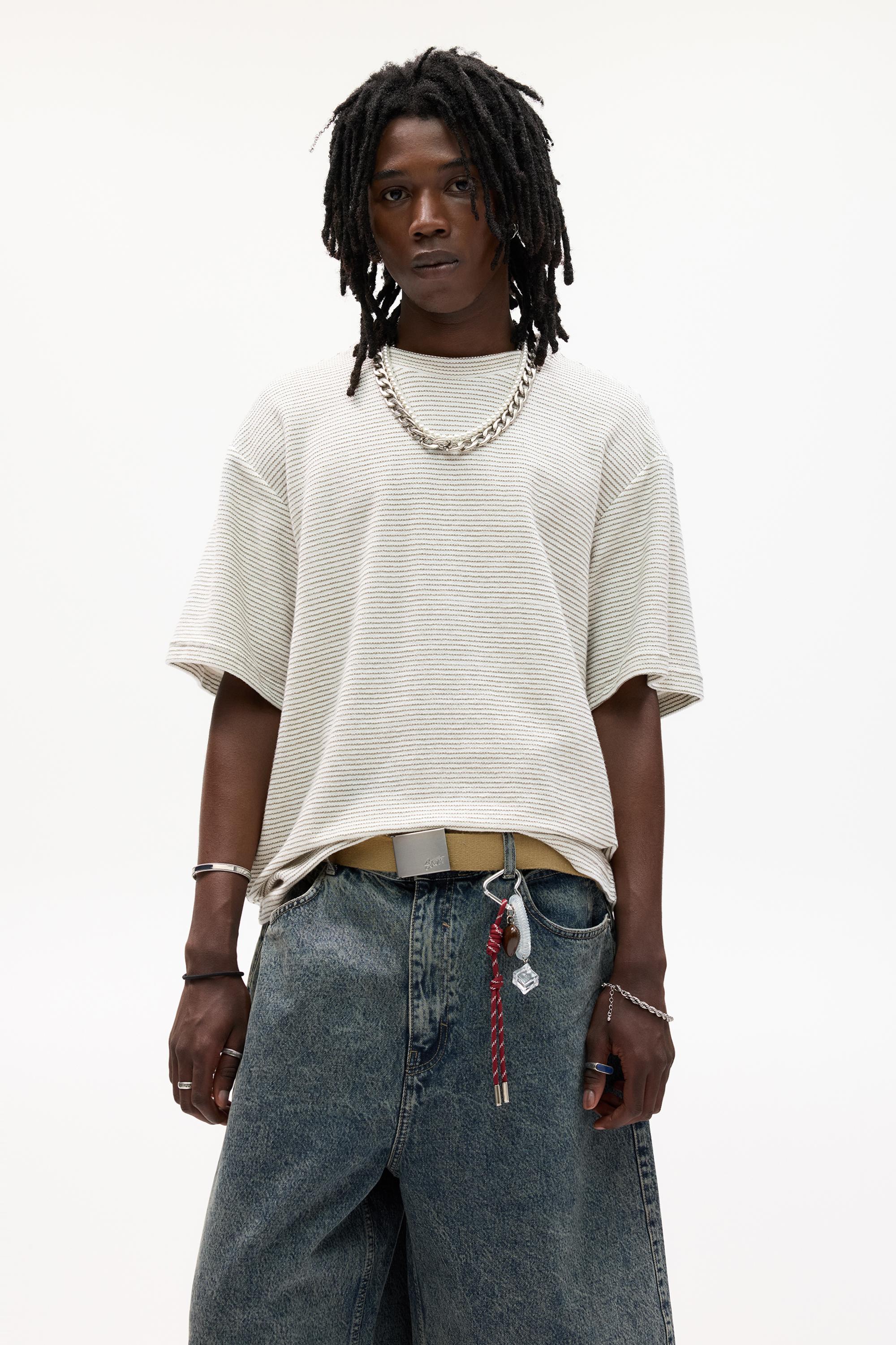 Rustikales Streifen-T-Shirt