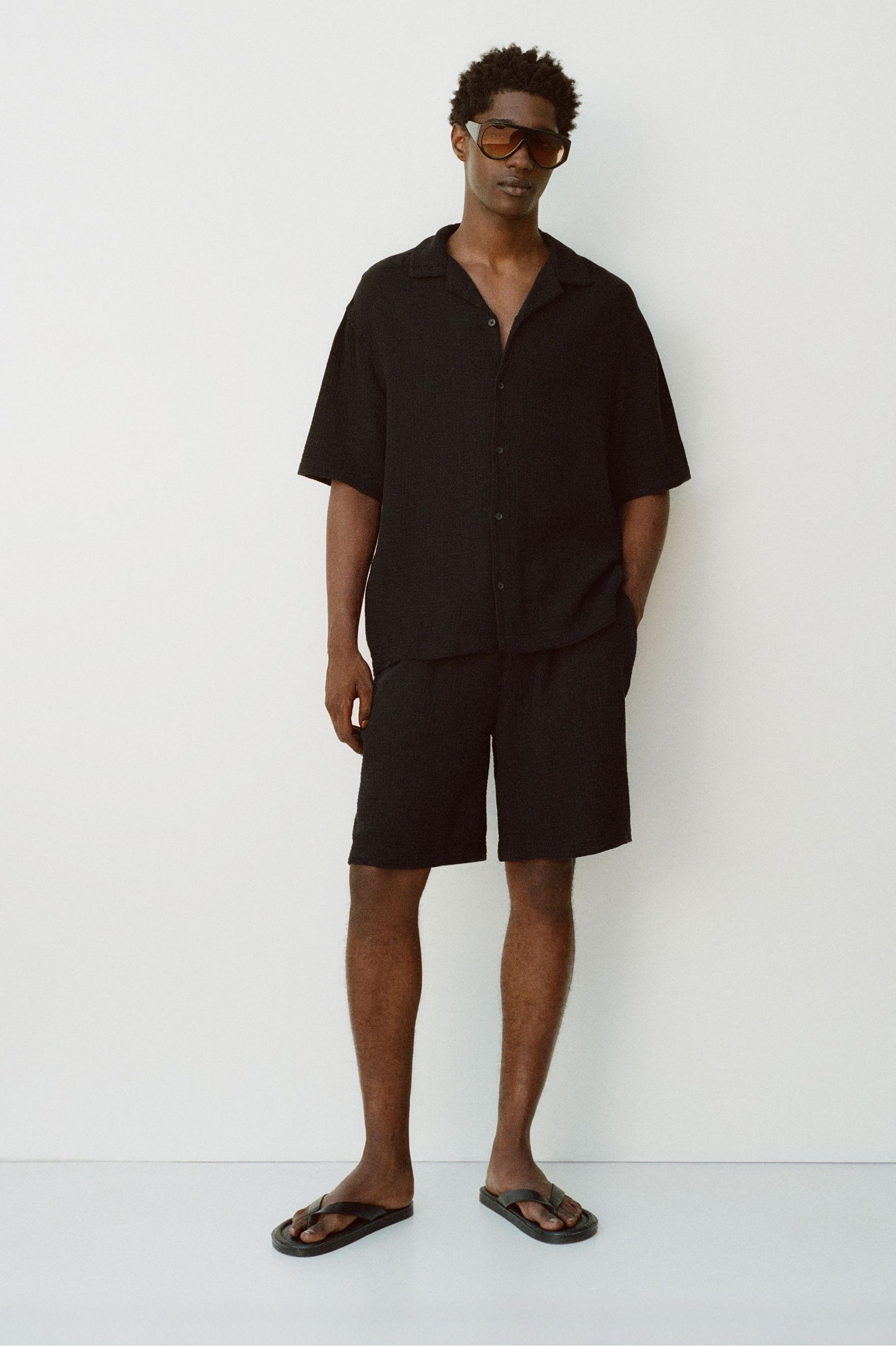 Short sleeve crepe shirt — Black