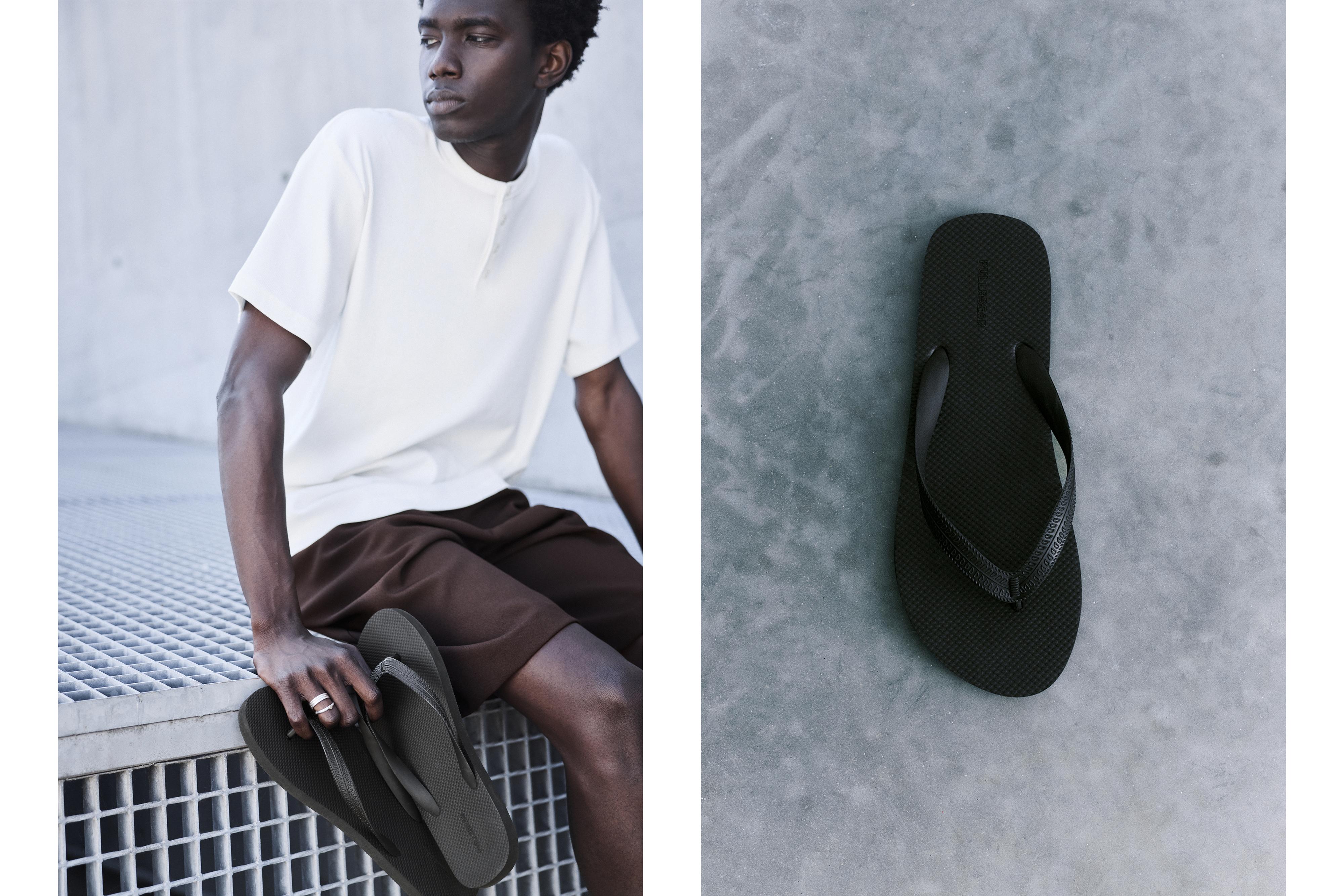 Strappy sandals — Black