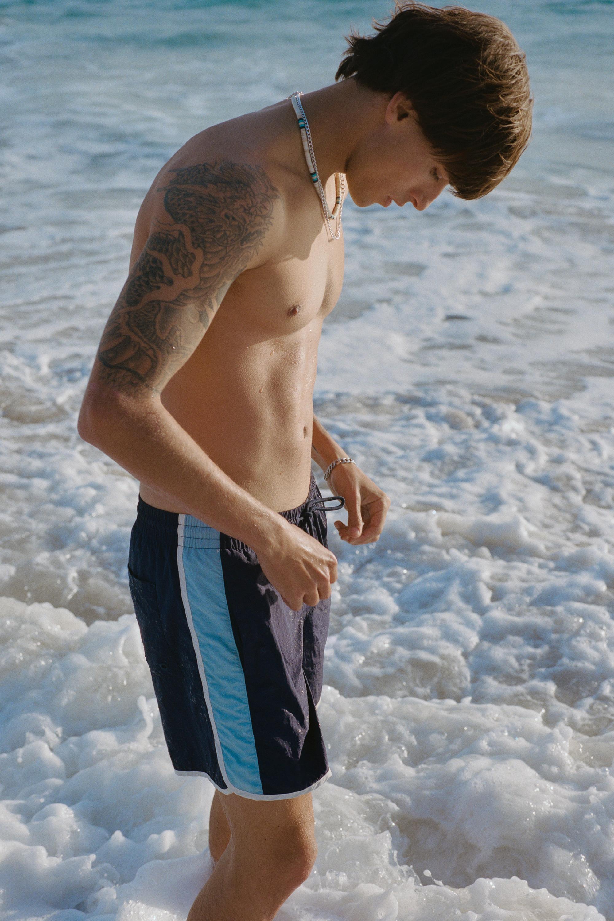 Contrast panel swimming trunks — Blue