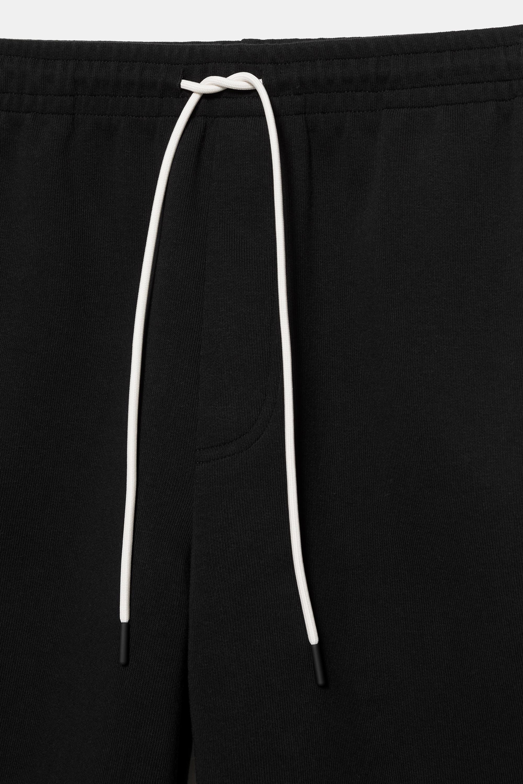 Paneled Bermuda shorts — Black