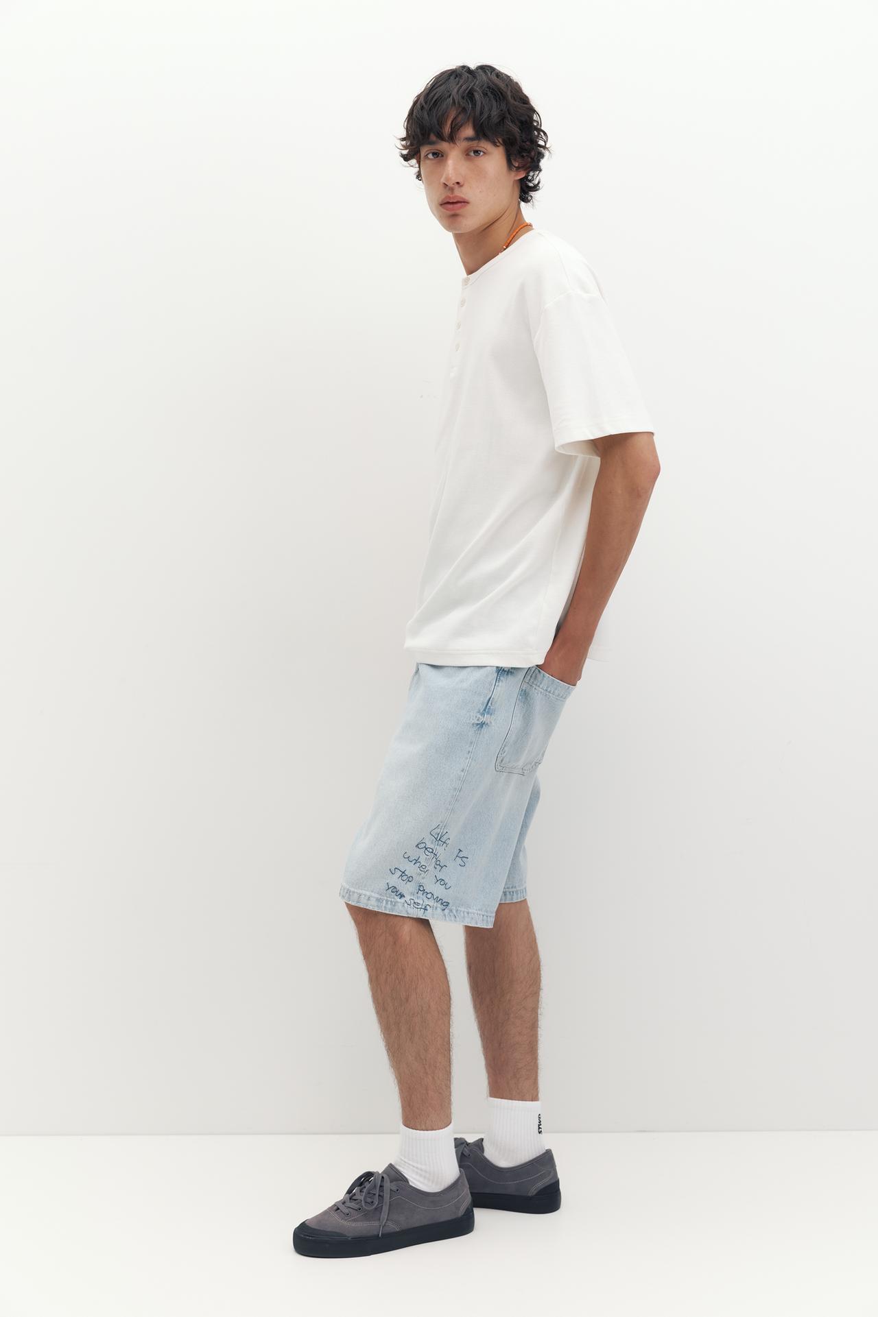 Embroidered baggy denim Bermuda shorts — Pale indigo