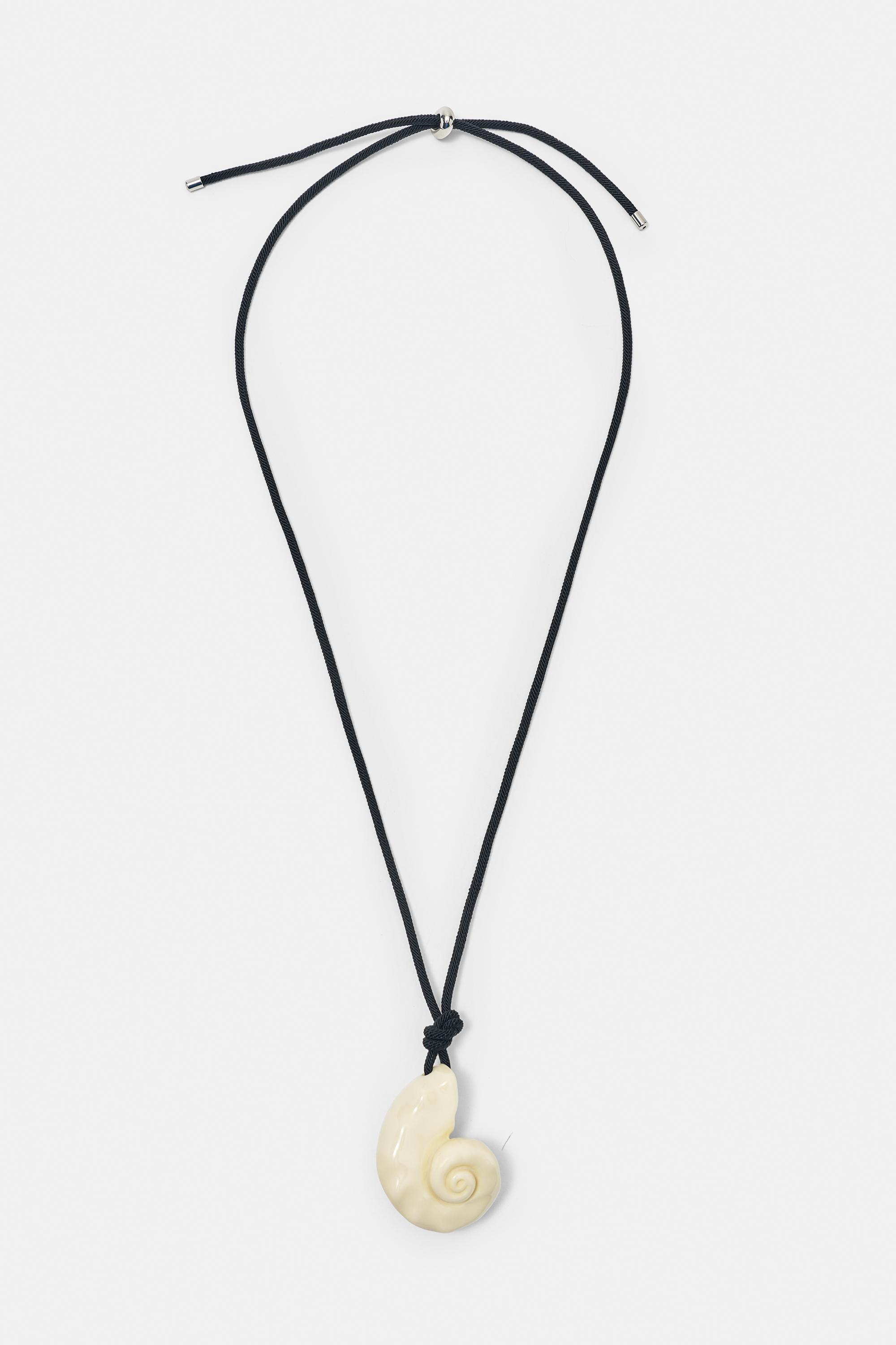 Resin seashell necklace — Ice