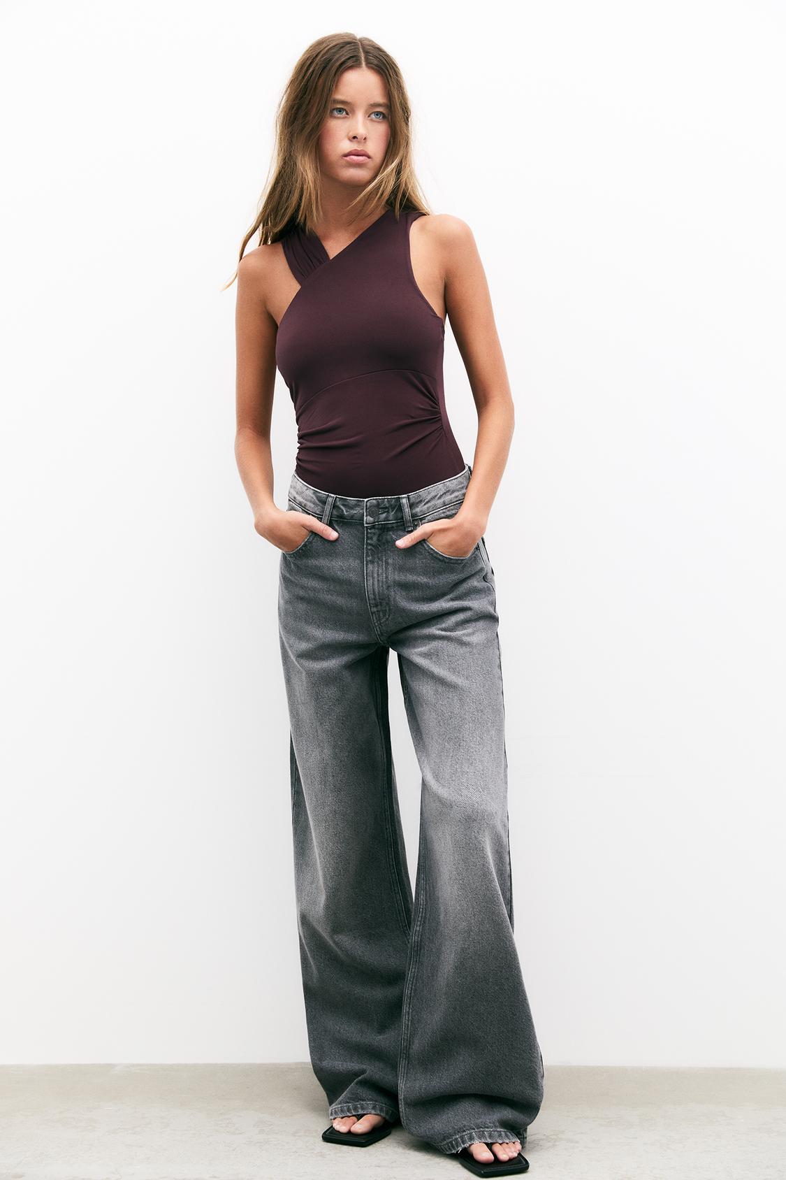 Bodysuit with asymmetric neckline - pull&bear
